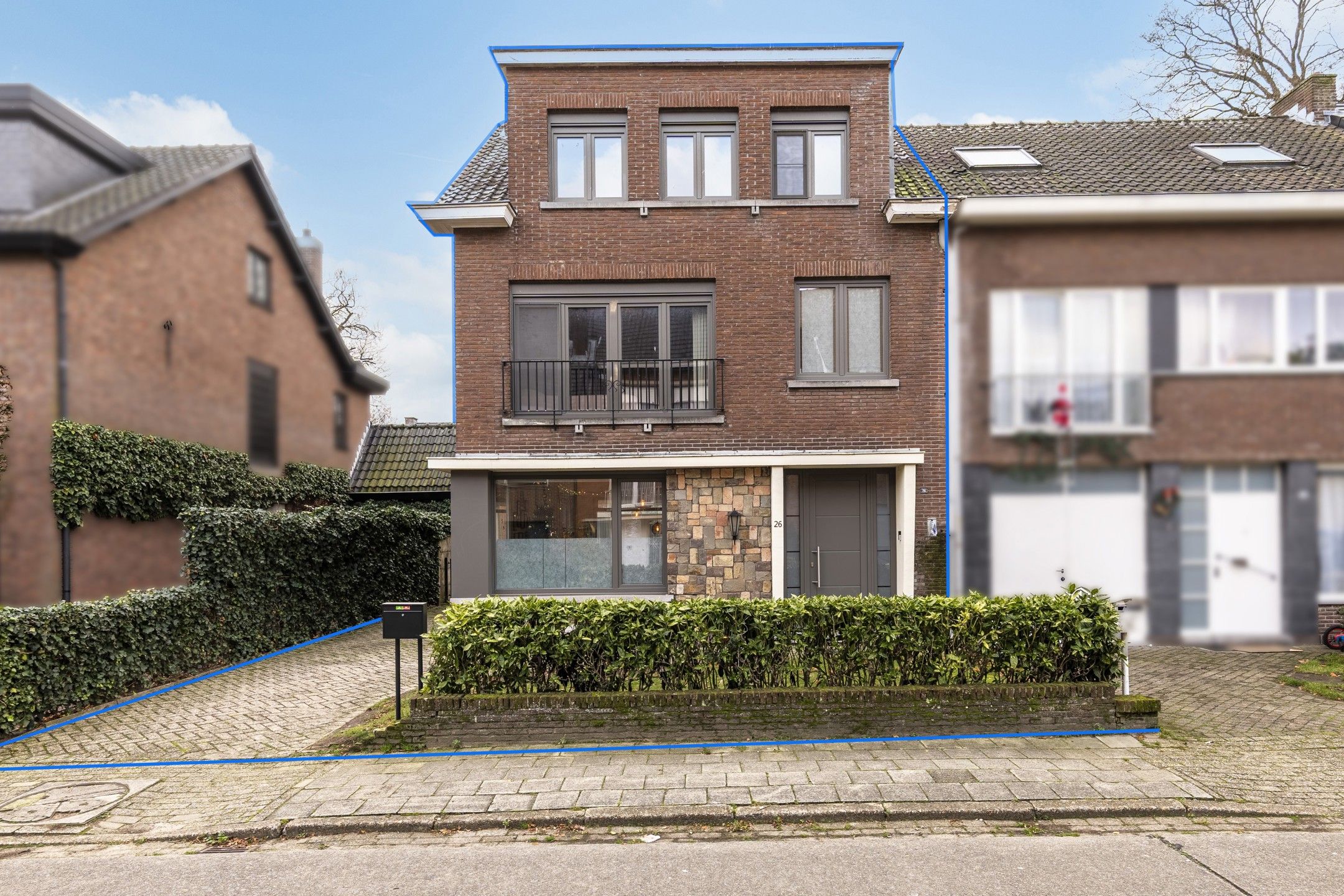 Instapklare gezinswoning met 5 slpks en ZW-tuin foto {{pictureIndex}}