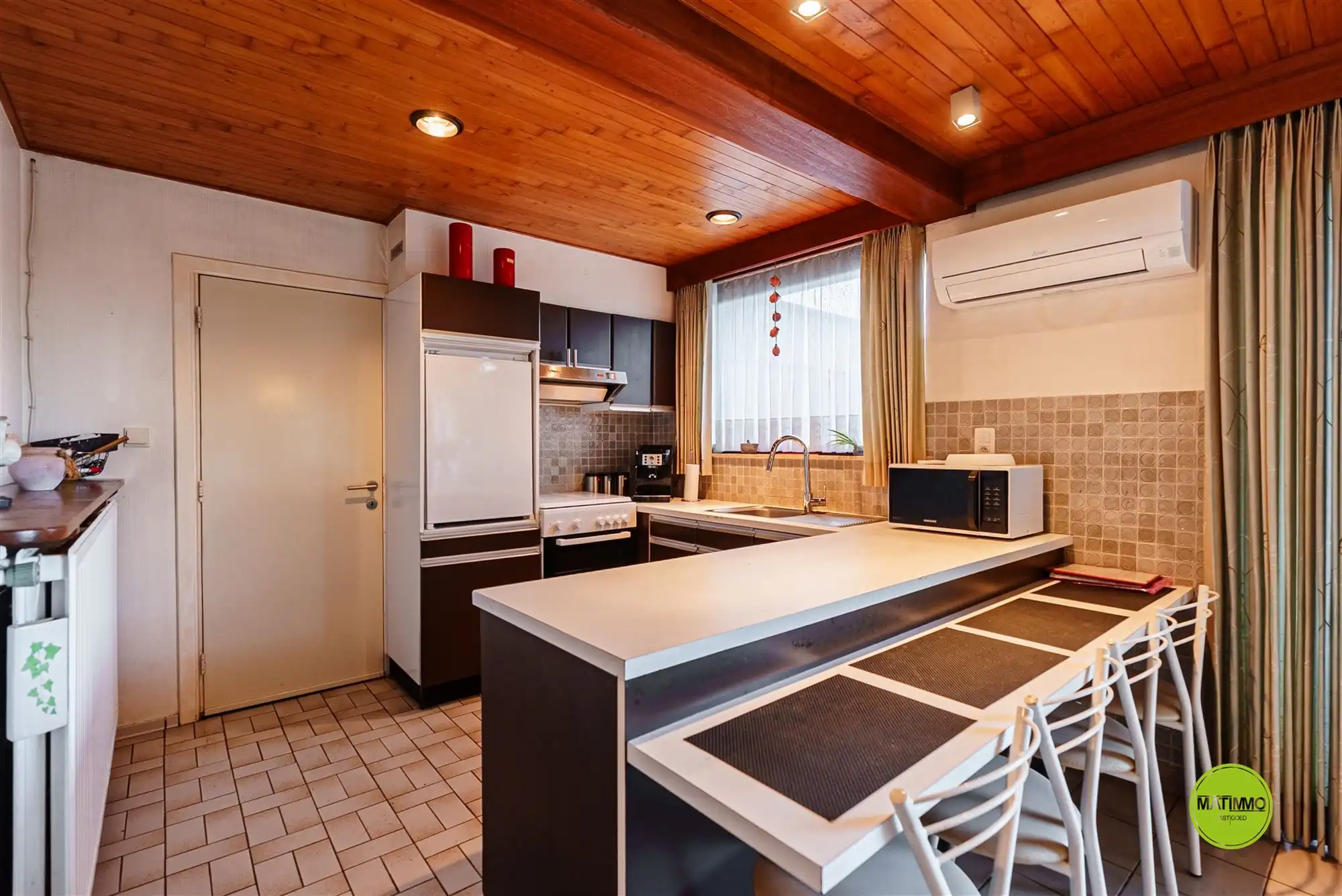 Gezellige jaren 70 bungalow in een rustige straat in Lommel foto 9