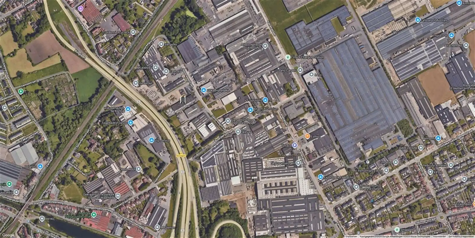 Semi-industrie met verhard terrein foto 18