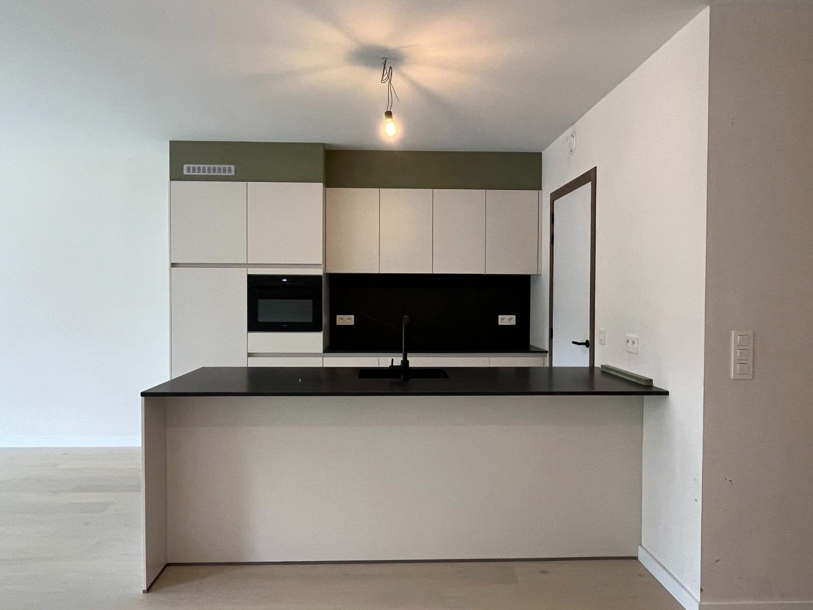 Nieuwbouwappartement te huur in hartje Waregem! foto 6