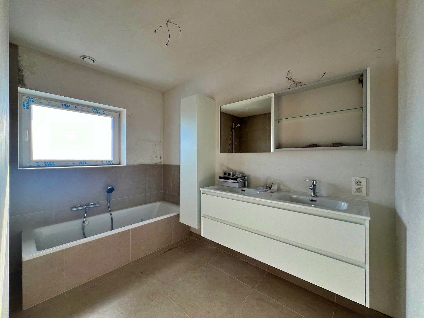 Nieuwbouw • Halfopen • Ruime woning • 4 slaapkamers • Tuin • Energiezuinig foto 10