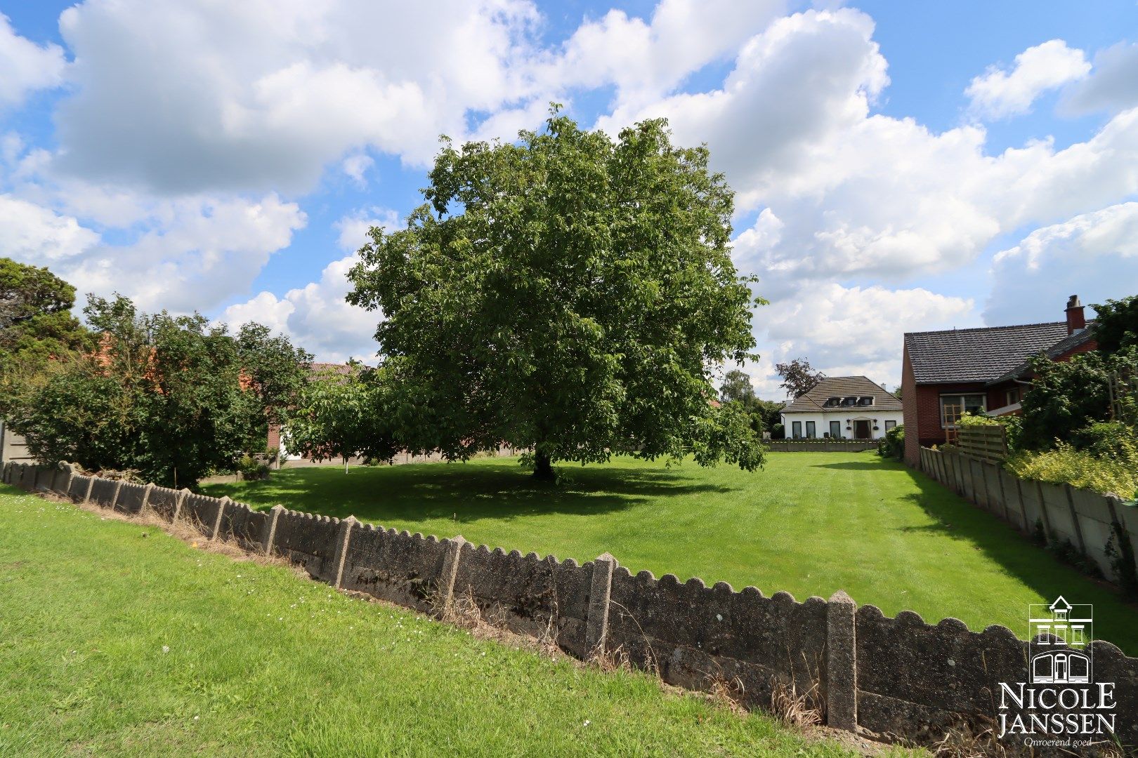 Te renoveren langgevelhoeve met garage en royale tuin op rustige locatie foto 13