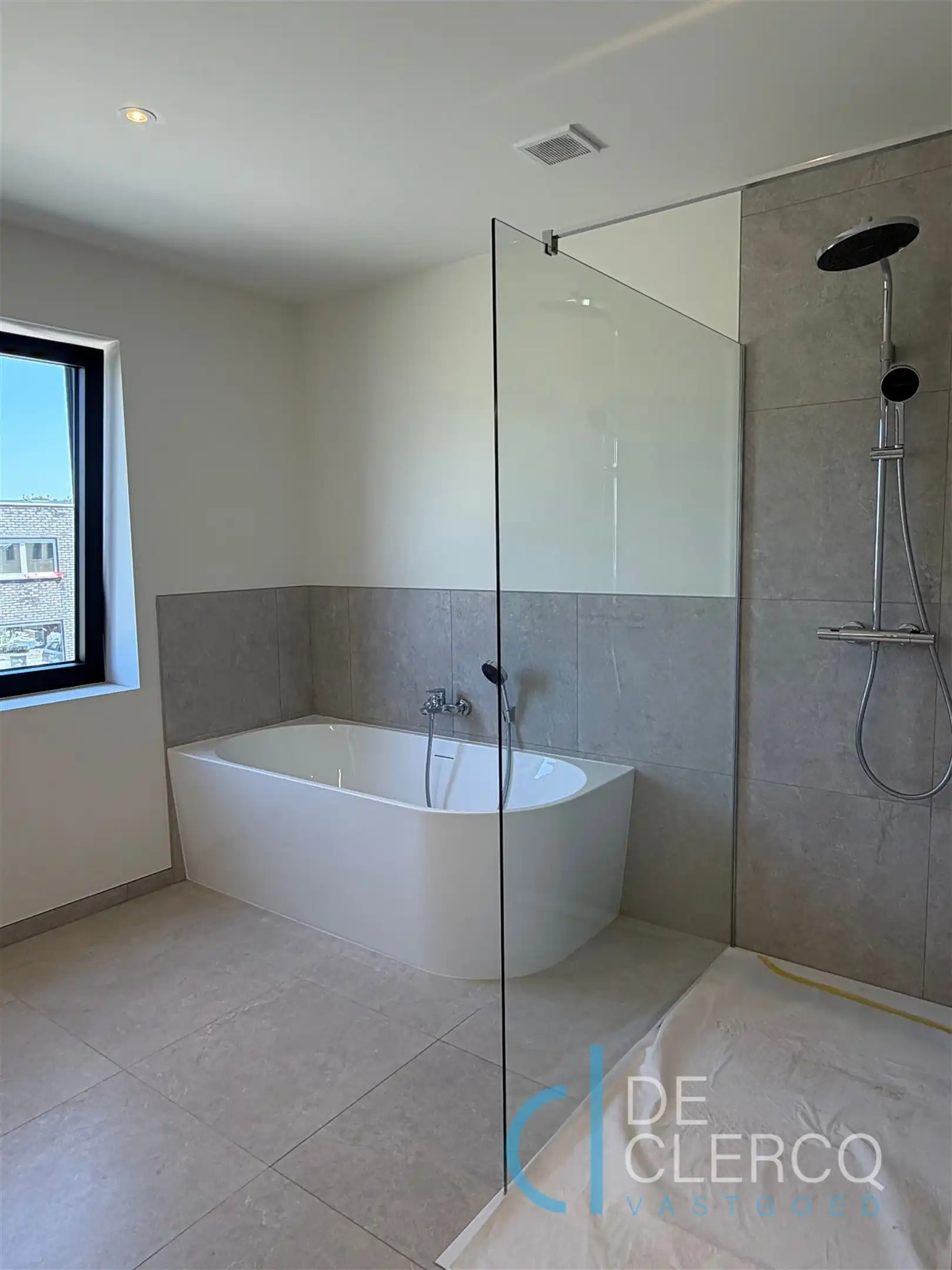 Halfopen woning met dubbele oprit te huur in Lochristi!  foto 12
