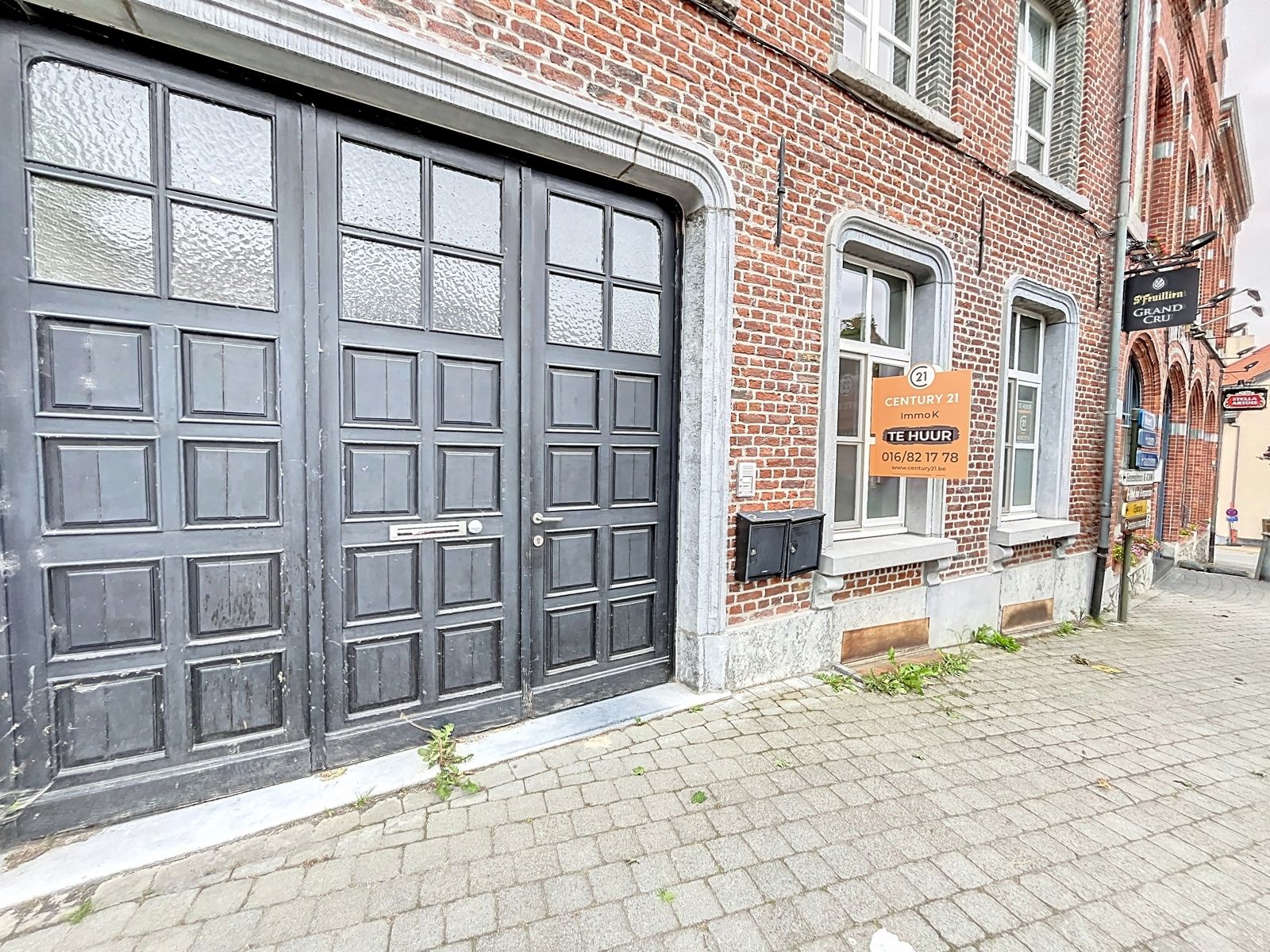 Te Huur: Gelijkvloers Handelspand op Toplocatie foto {{pictureIndex}}