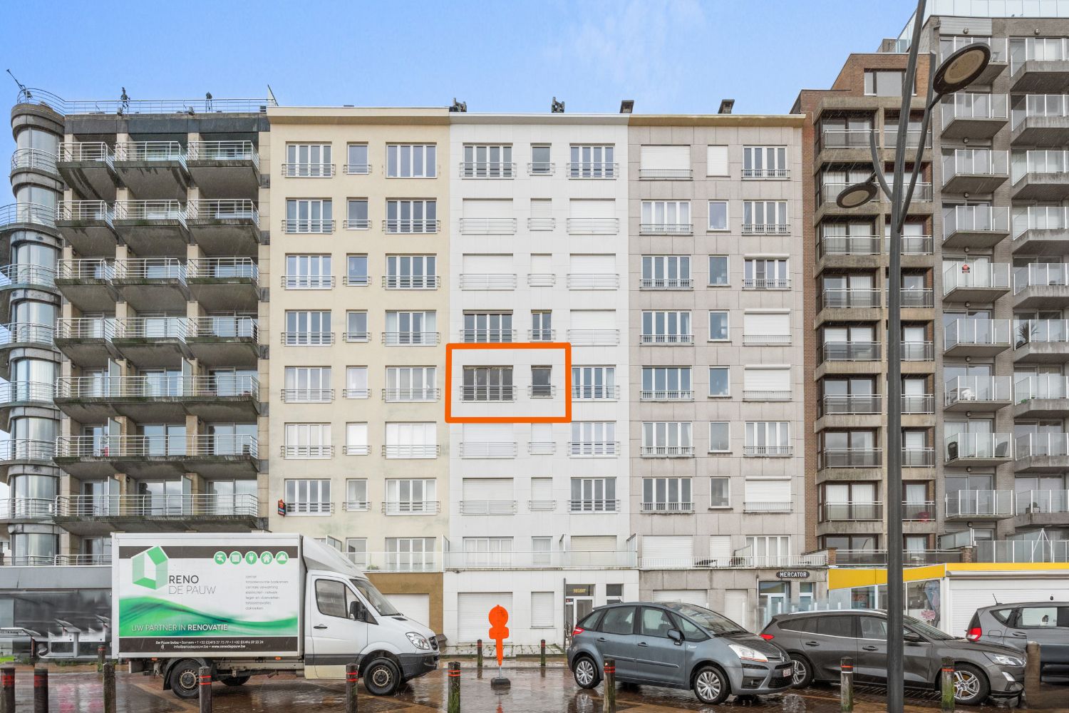 Op te frissen twee slaapkamer appartement met frontaal zeezicht. foto 14