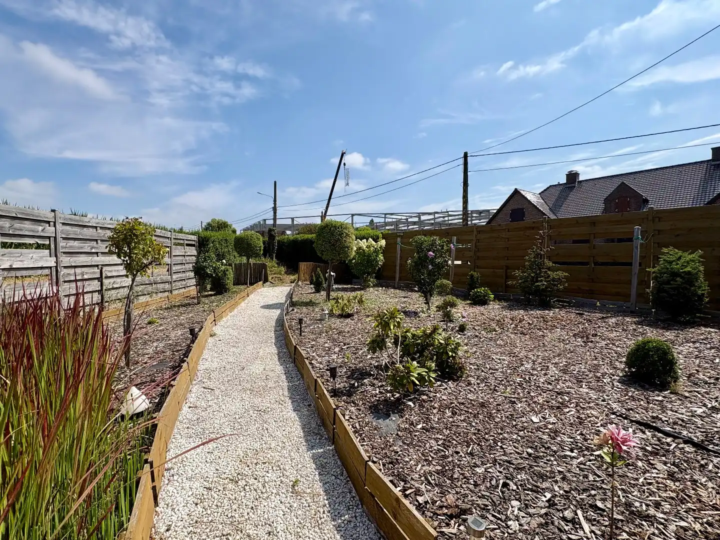 Woning te koop in het landelijke Tiegem met veel potentieel foto 17