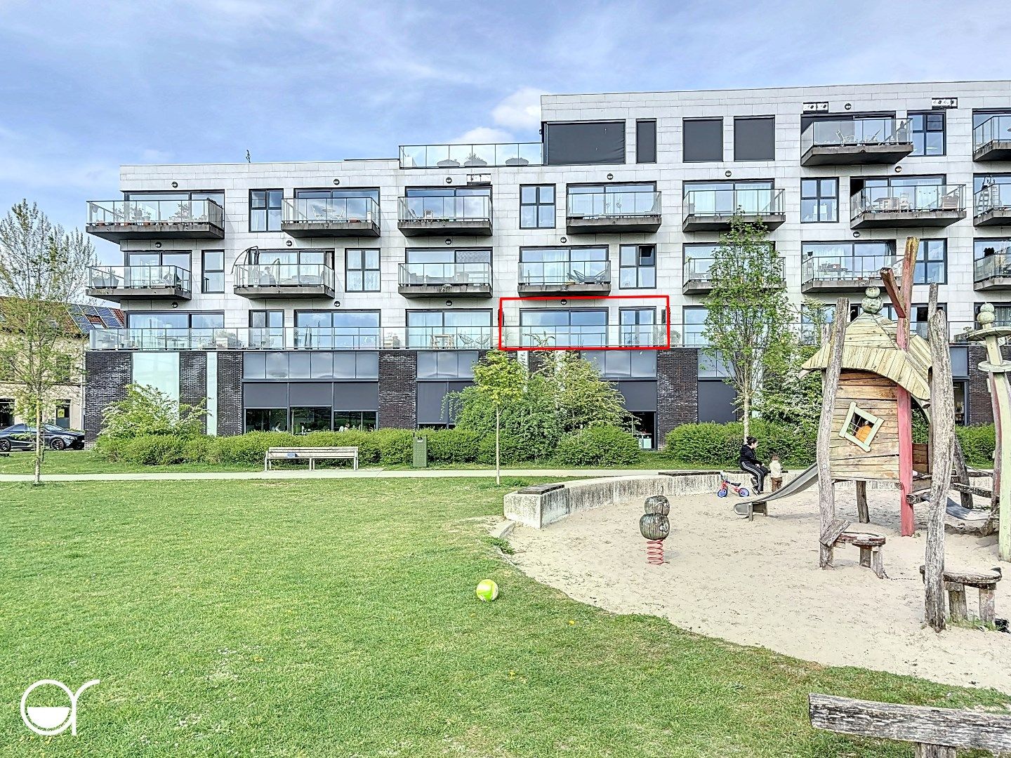 Prachtig appartement met 3 slaapkamers en groot terras met zicht op het Blaisantpark foto {{pictureIndex}}