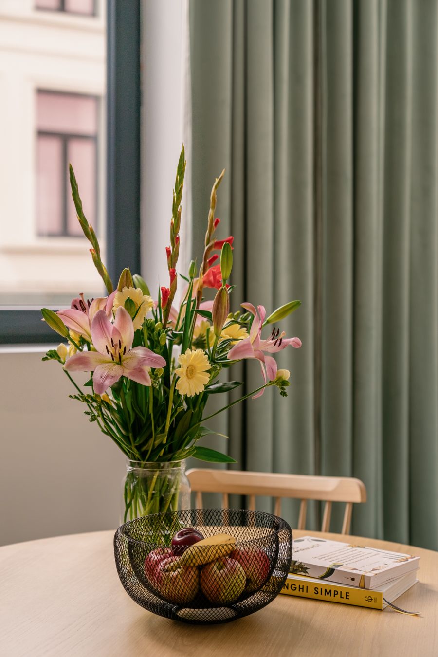 Gemeubelde studio met eigen voordeur aan het schattige minipark Vinkenhof foto 6