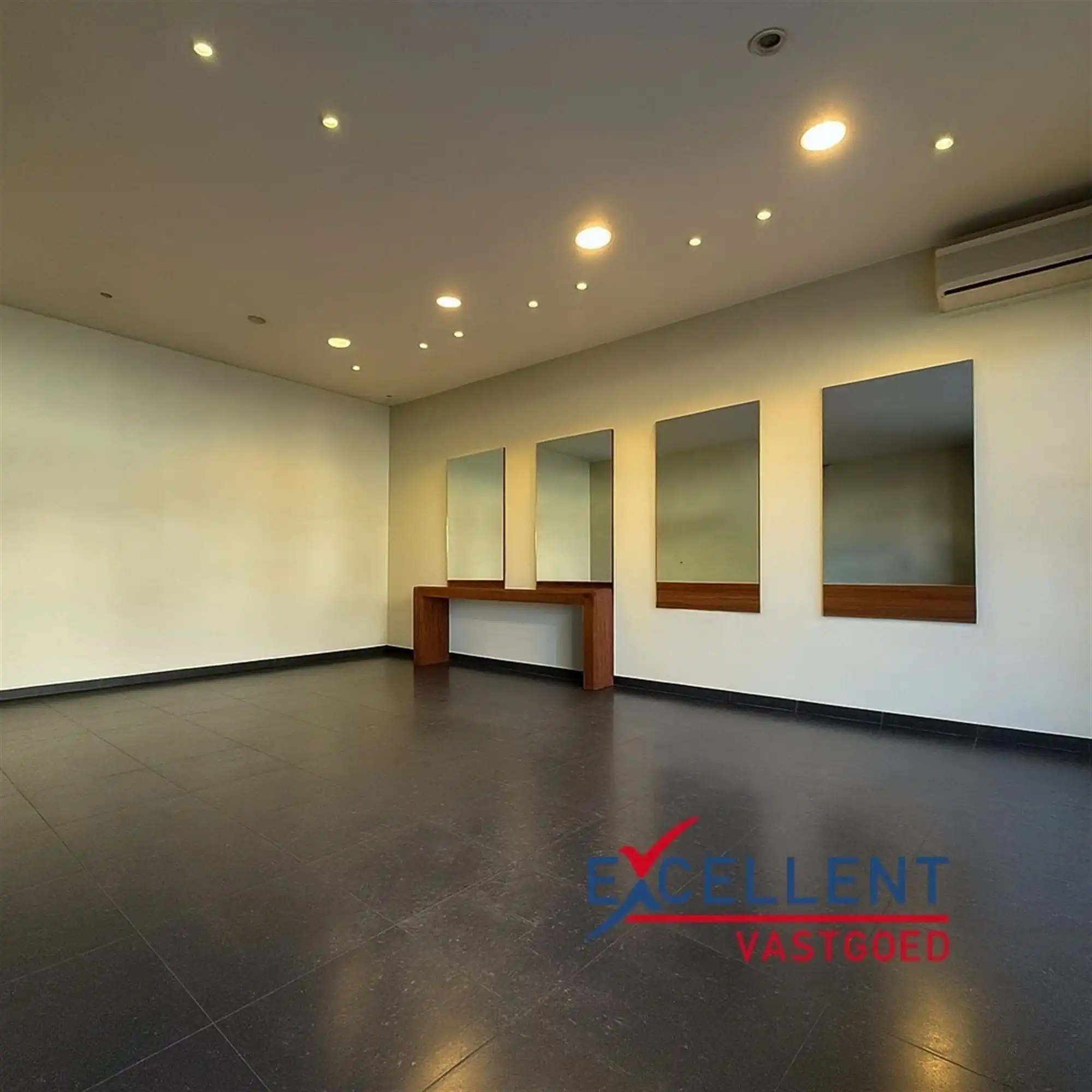 Handelsruimte te Olsene foto {{pictureIndex}}