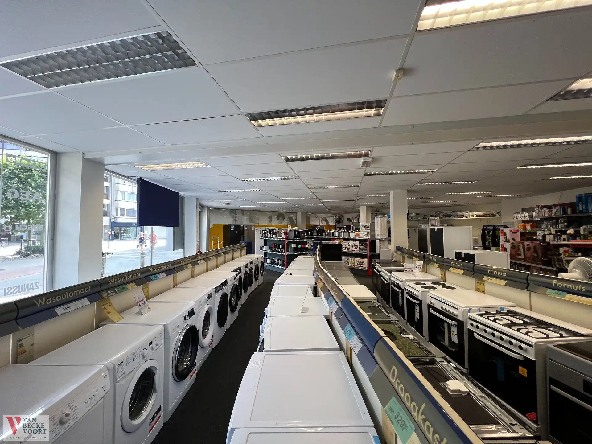Handelsgelijkvloers 159m² - Leopold I-Plein foto 4