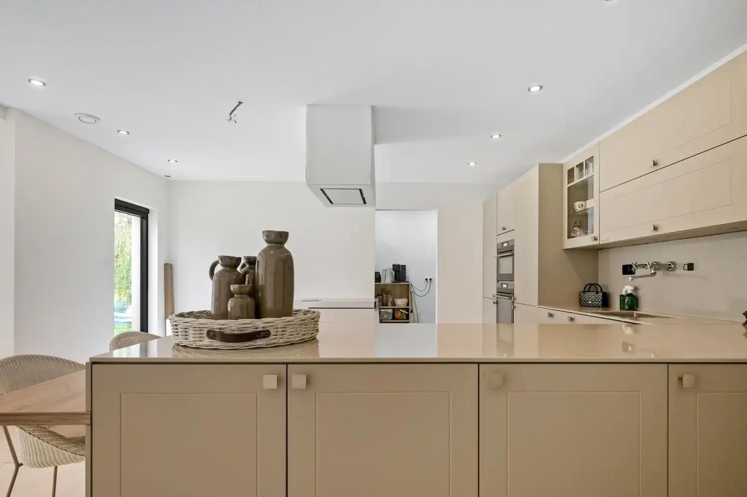 Gerenoveerde woning met 5 slpkrs en 2 badkamers op perceel van 2527m² te Onze-Lieve-Vrouw-Waver foto 7