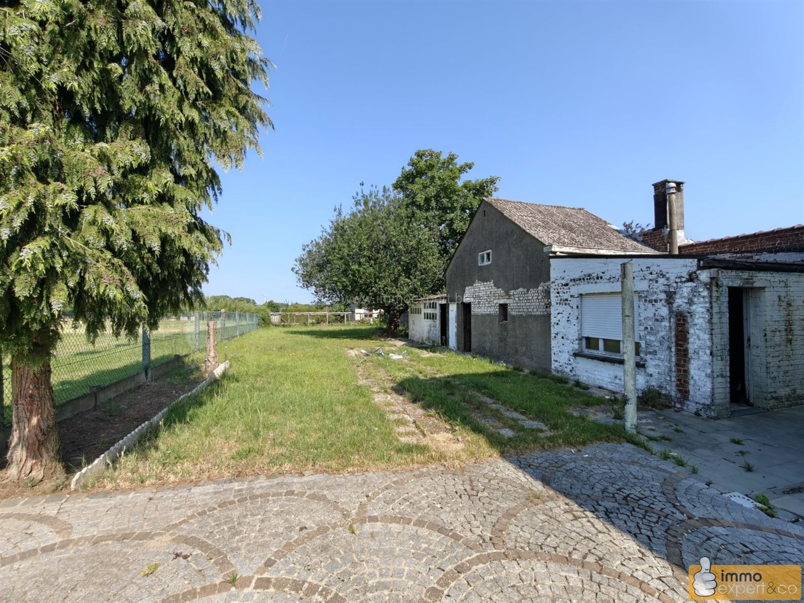 LIEDEKERKE: Landelijk gelegen te renoveren woning foto 7