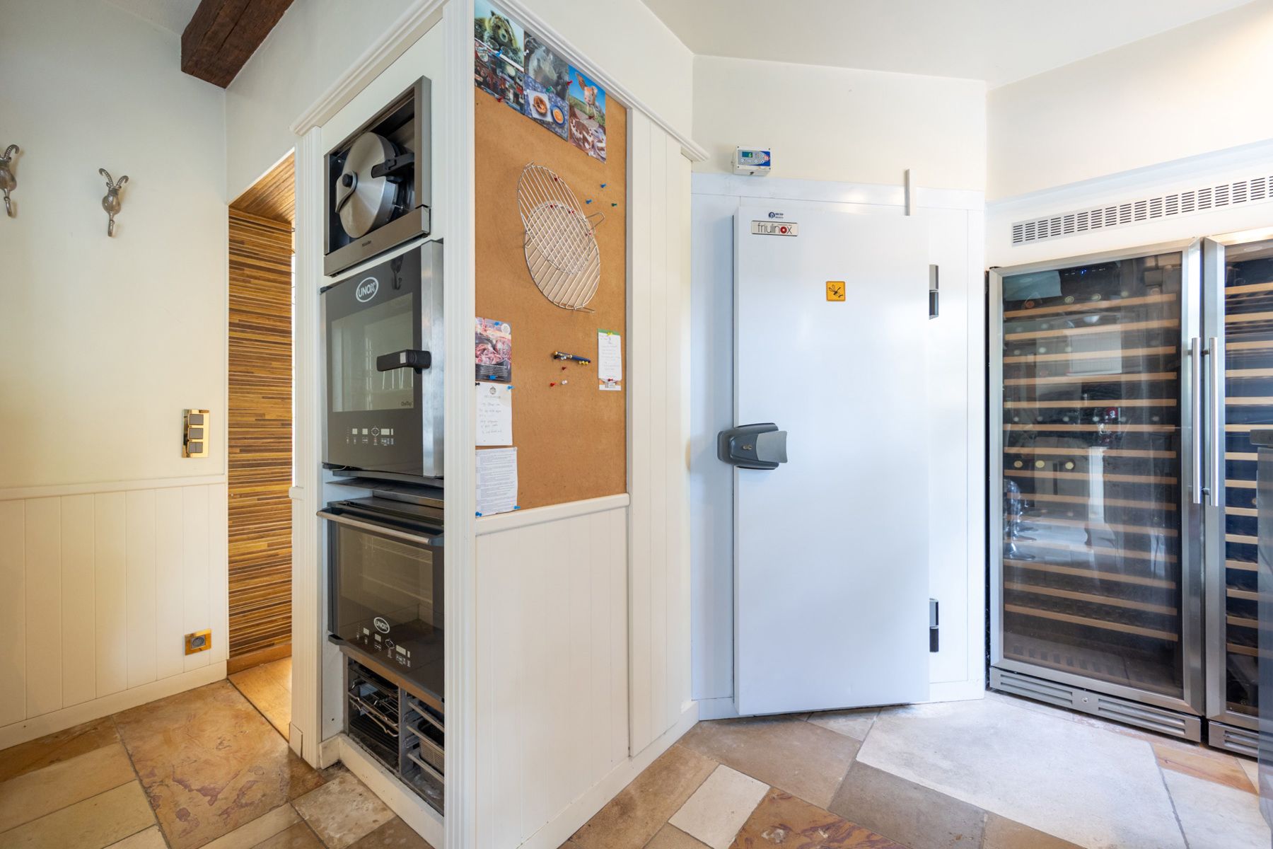 Exclusieve laagbouwvilla met binnen-en buitenzwembad foto 11