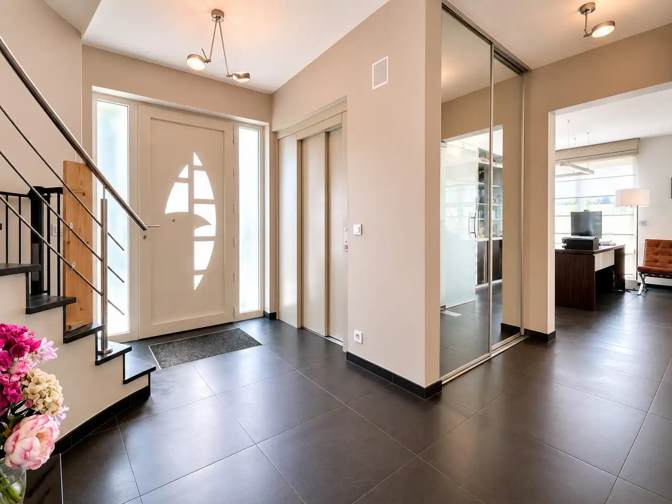 Uitzonderlijke villa met lift, wellness en EPC A in gegeerde Spaanse Kroonwijk foto 2