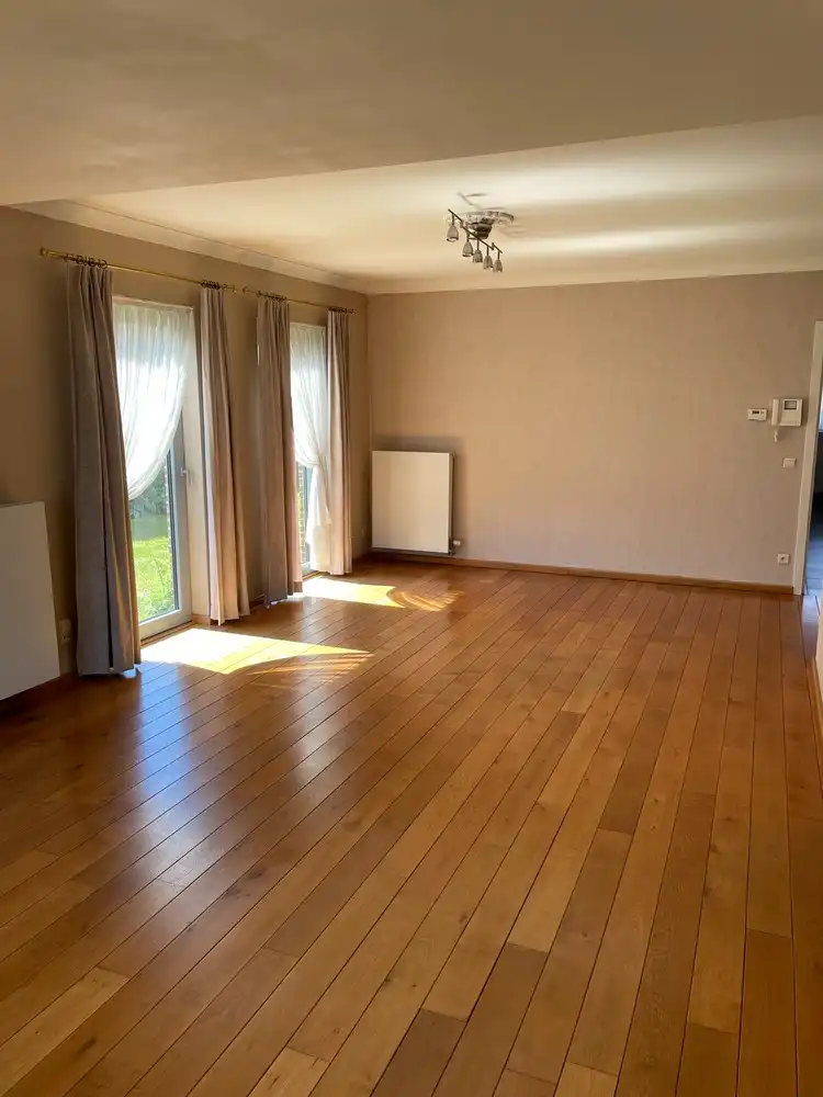 Gelijkvloers appartement met 2 slaapkamers + terras + tuin foto 4