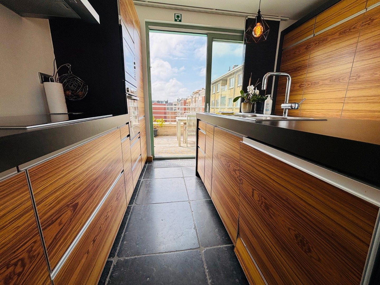 RIANTE PENTHOUSE MET PANORAMISCH ZICHT OP DE ZEELIJN foto 12