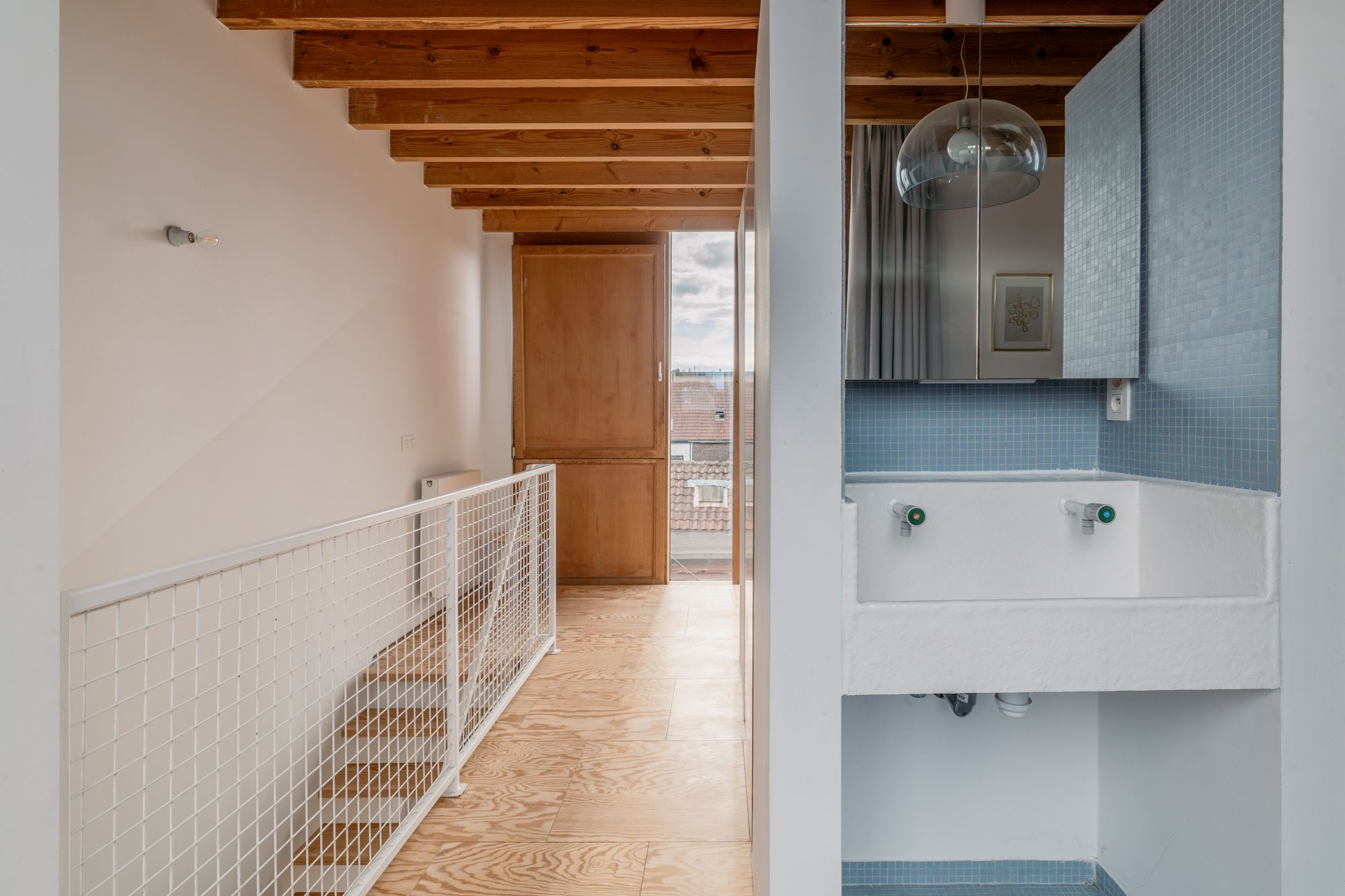 Glass loft-style house uit 2012 in een al even vernieuwde wijk, Damtwerpen foto 20