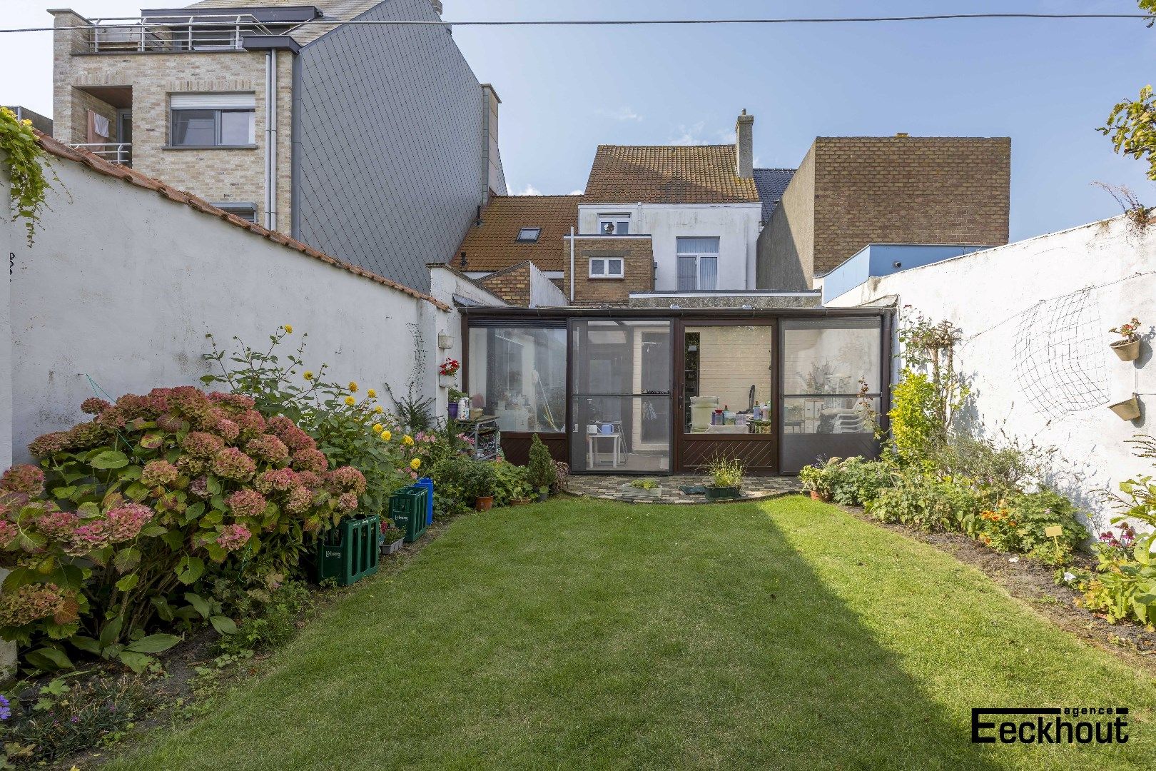 Ruime woning met tuin, terras en 3 slaapkamers met open zicht op de vaart! foto 5