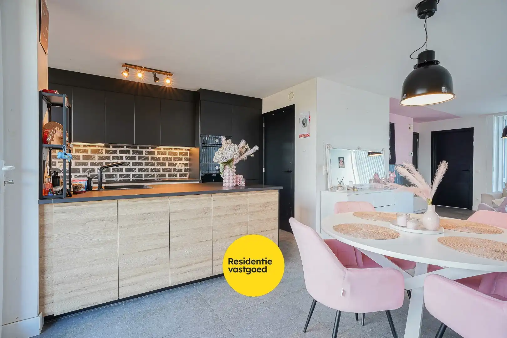 Recente woning op landelijke ligging in Aartrijke foto 7