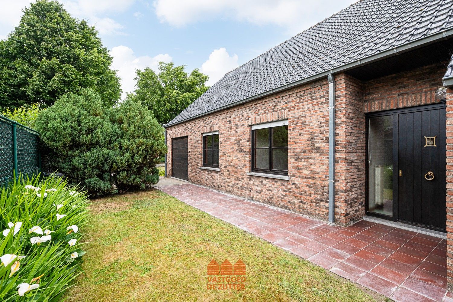 Ruime woning met potentieel en zuidgerichte tuin in doodlopende straat foto 4
