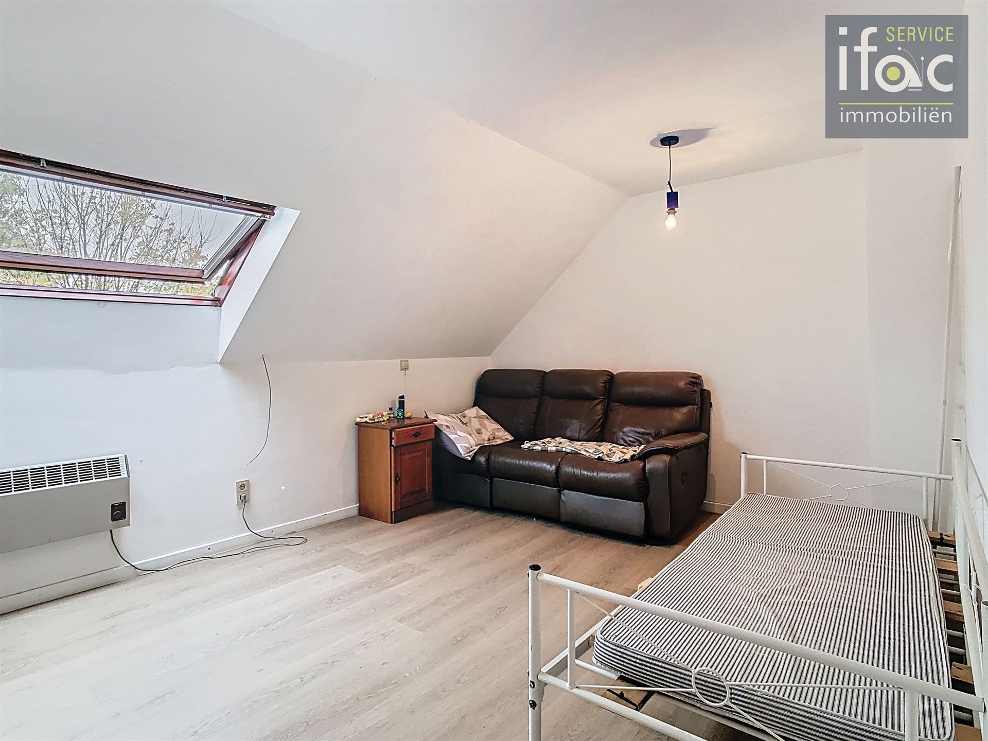 Huis met 4 slpks, 2 badk., tuin en garage foto 16