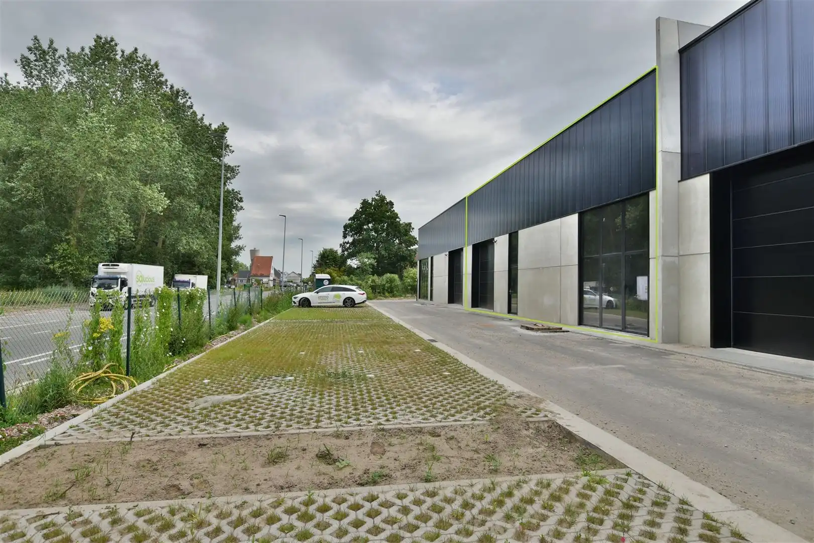 MAGAZIJN (UNIT 15) MET 5 PARKEERPLAATSEN TE DENDERMONDE foto 2