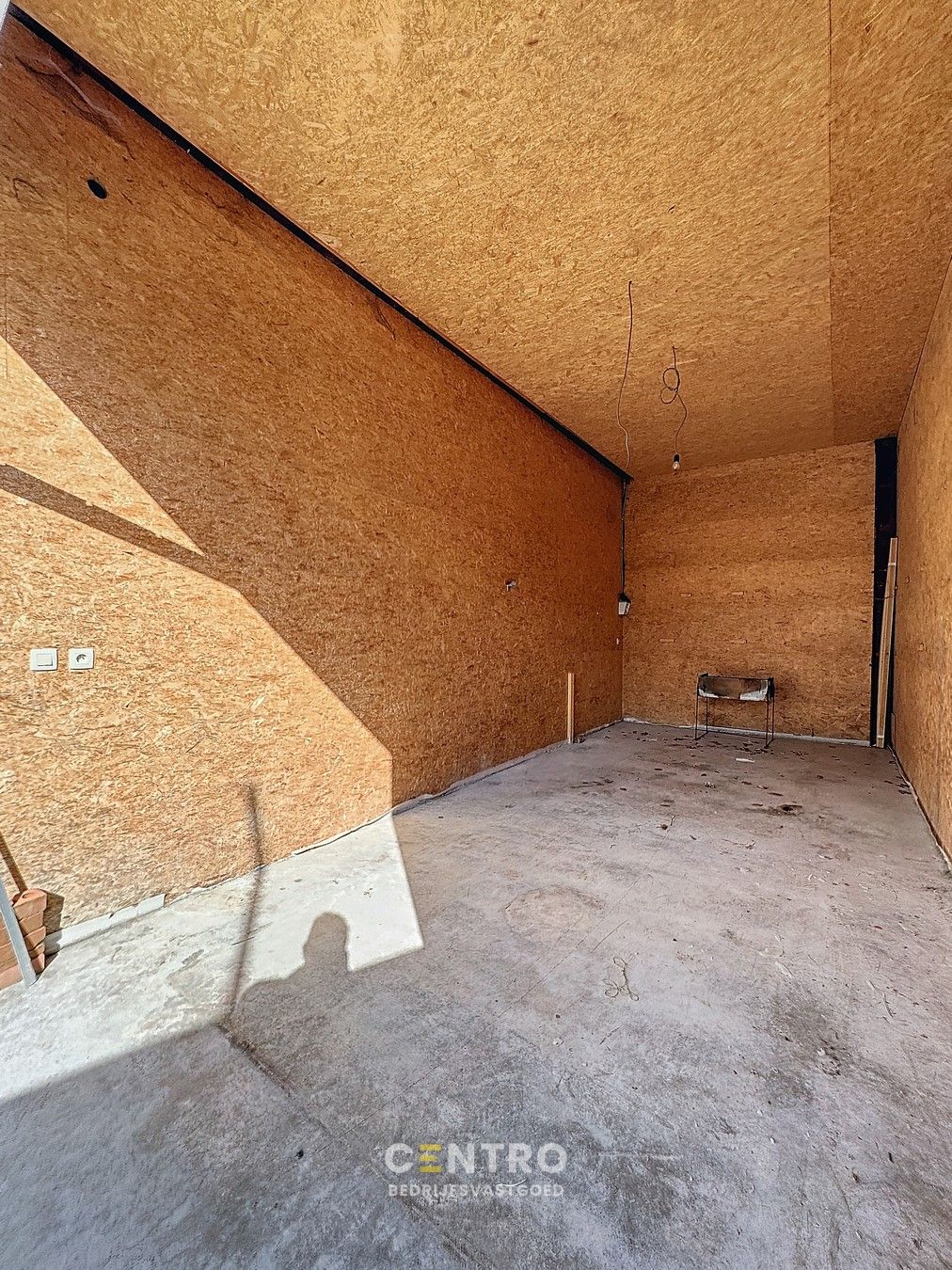 Opbrengsteigendom (Handelsgelijkvloers + 2 appartementen + 3 garages) te Lauwe! foto 14