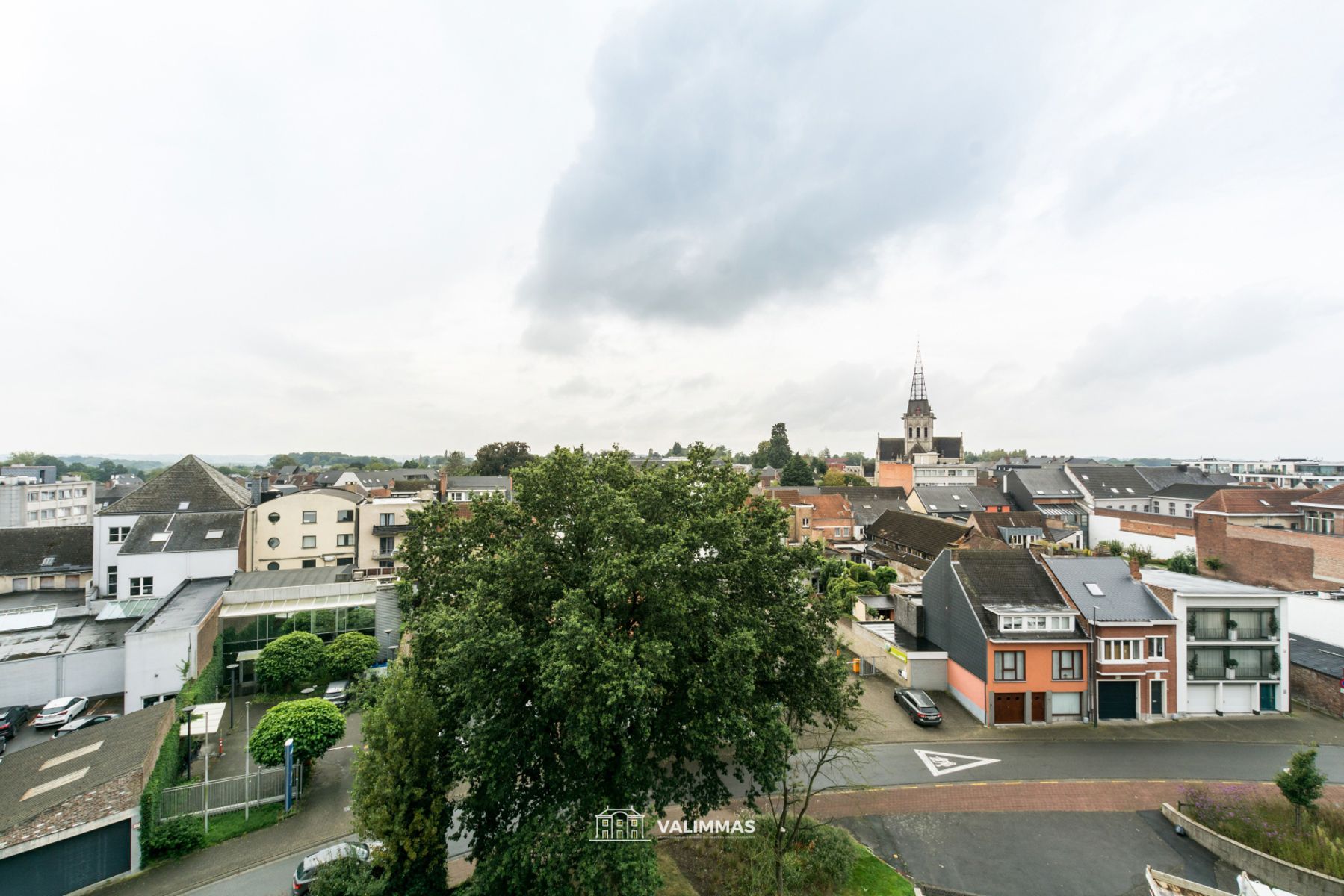 Verzorgd appartement met 3 terrassen en een ruime garage... foto 5