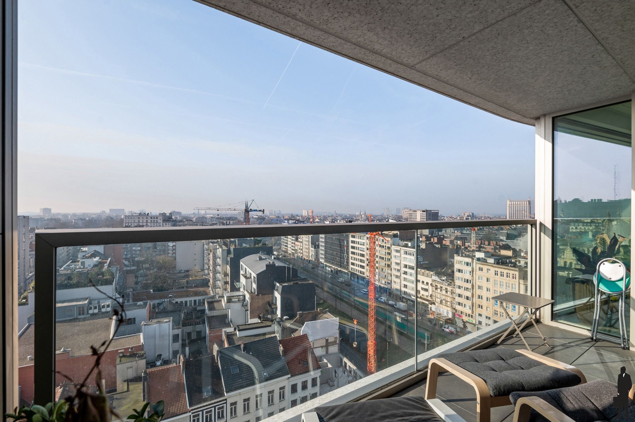 Zuidgericht appartement in de Antwerp Tower – Adembenemend zicht over de stad foto 13