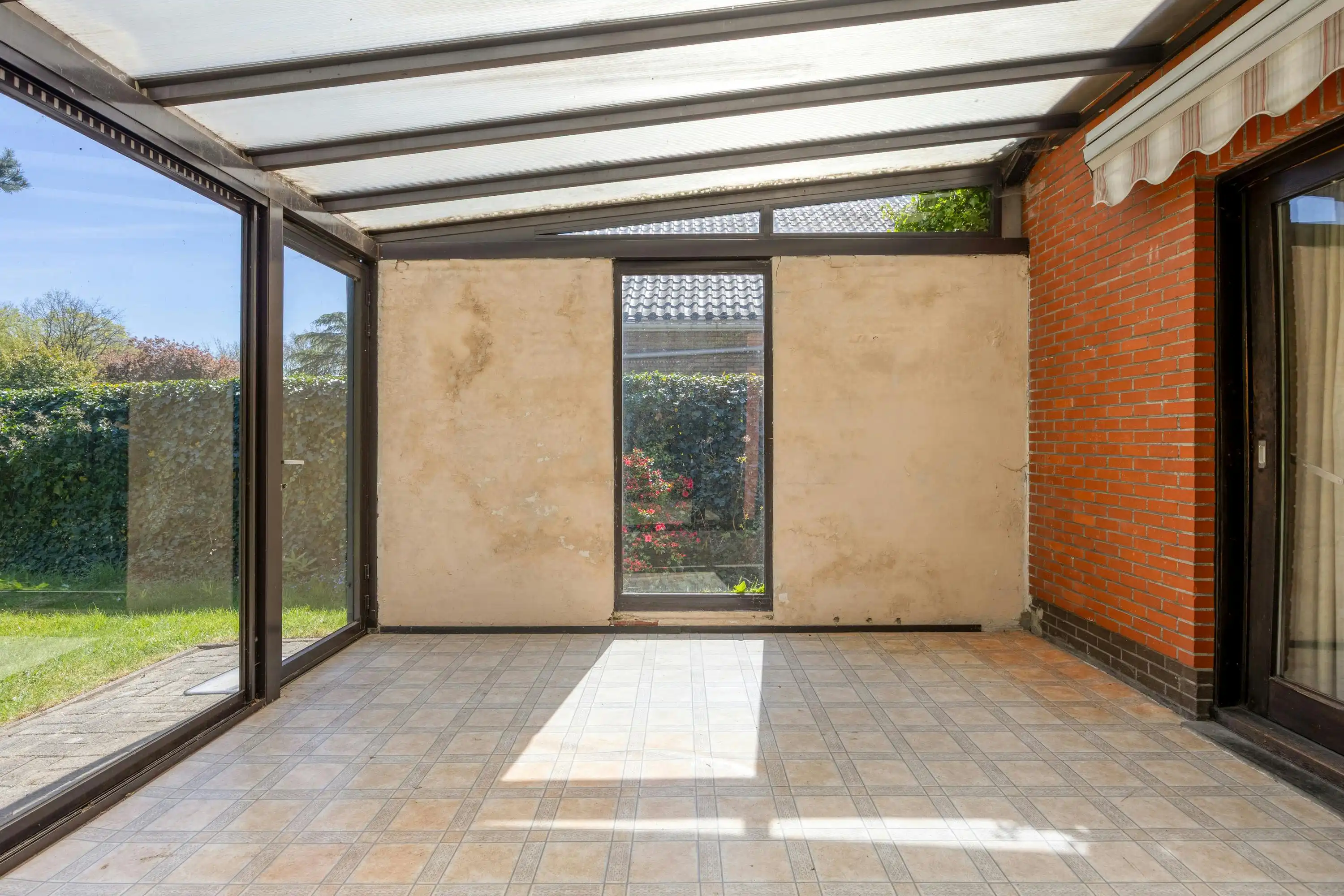 Te renoveren woning met grote tuin in Heide-Kalmthout! foto 9