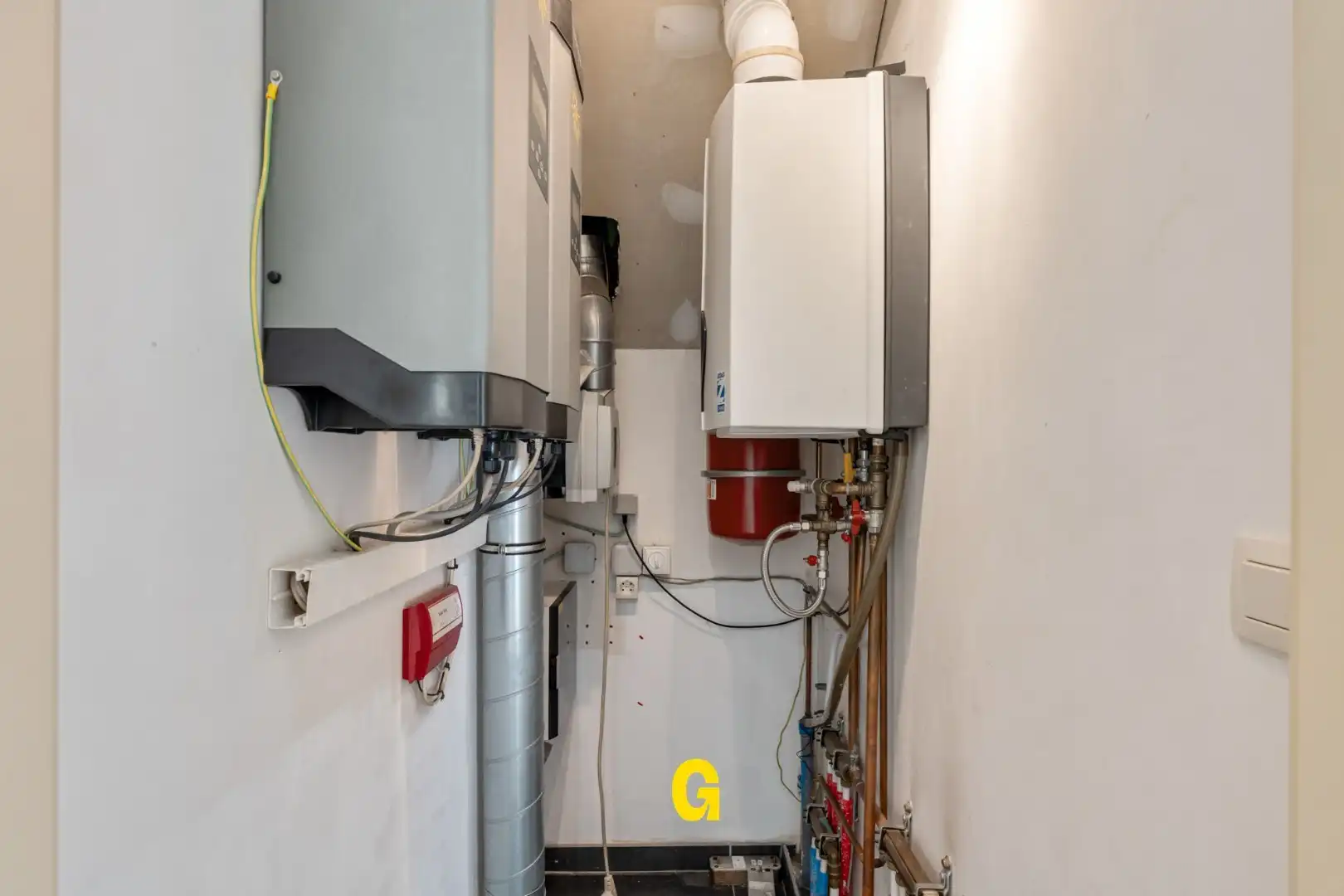 Hedendaagse woning in halfopen bebouwing met 3 slaapkamers, inpandige garage en tuin op 7a 48ca - EPC label A foto 15