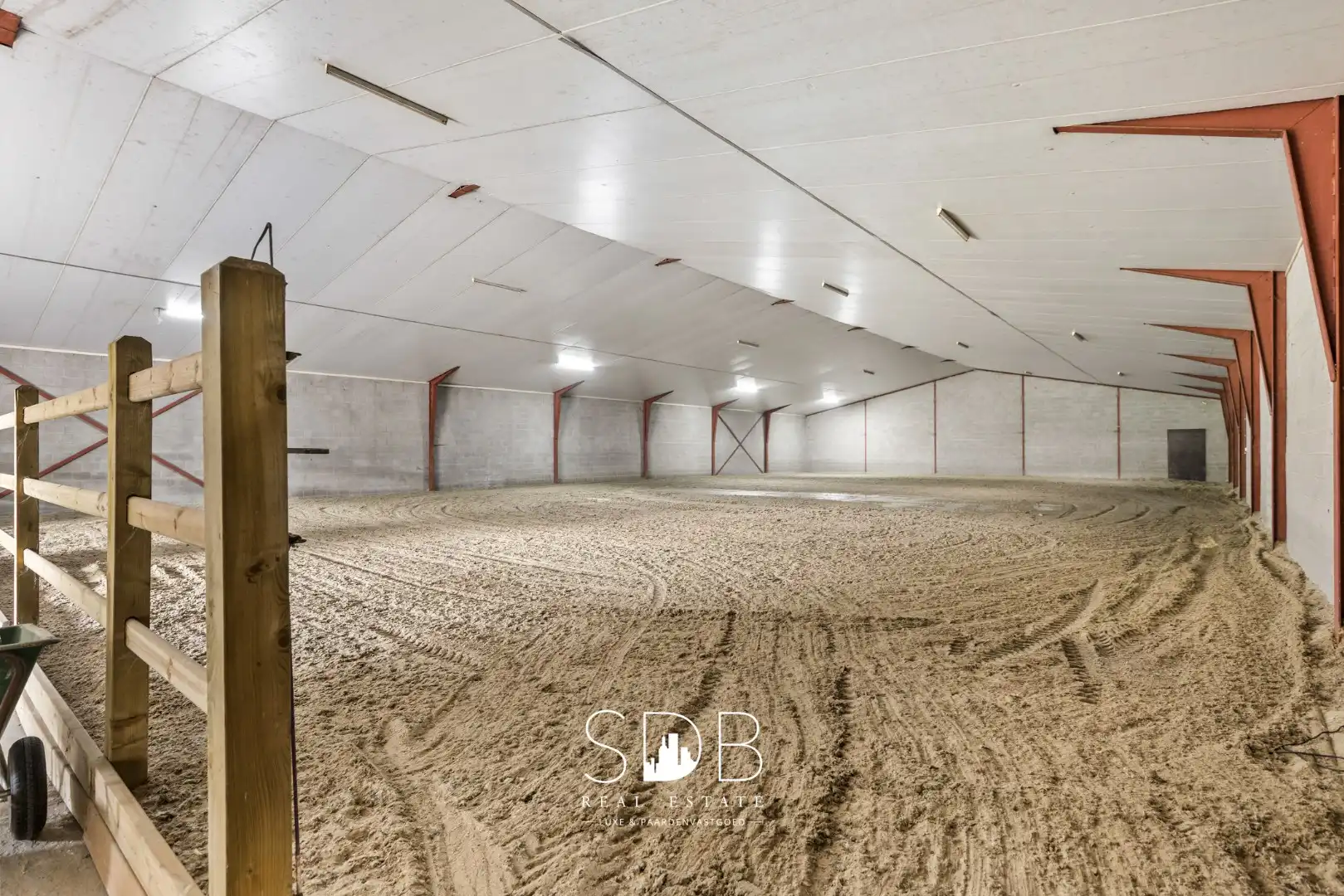 Boerderij met paardenfaciliteiten en graslanden op 14.490m² foto 9
