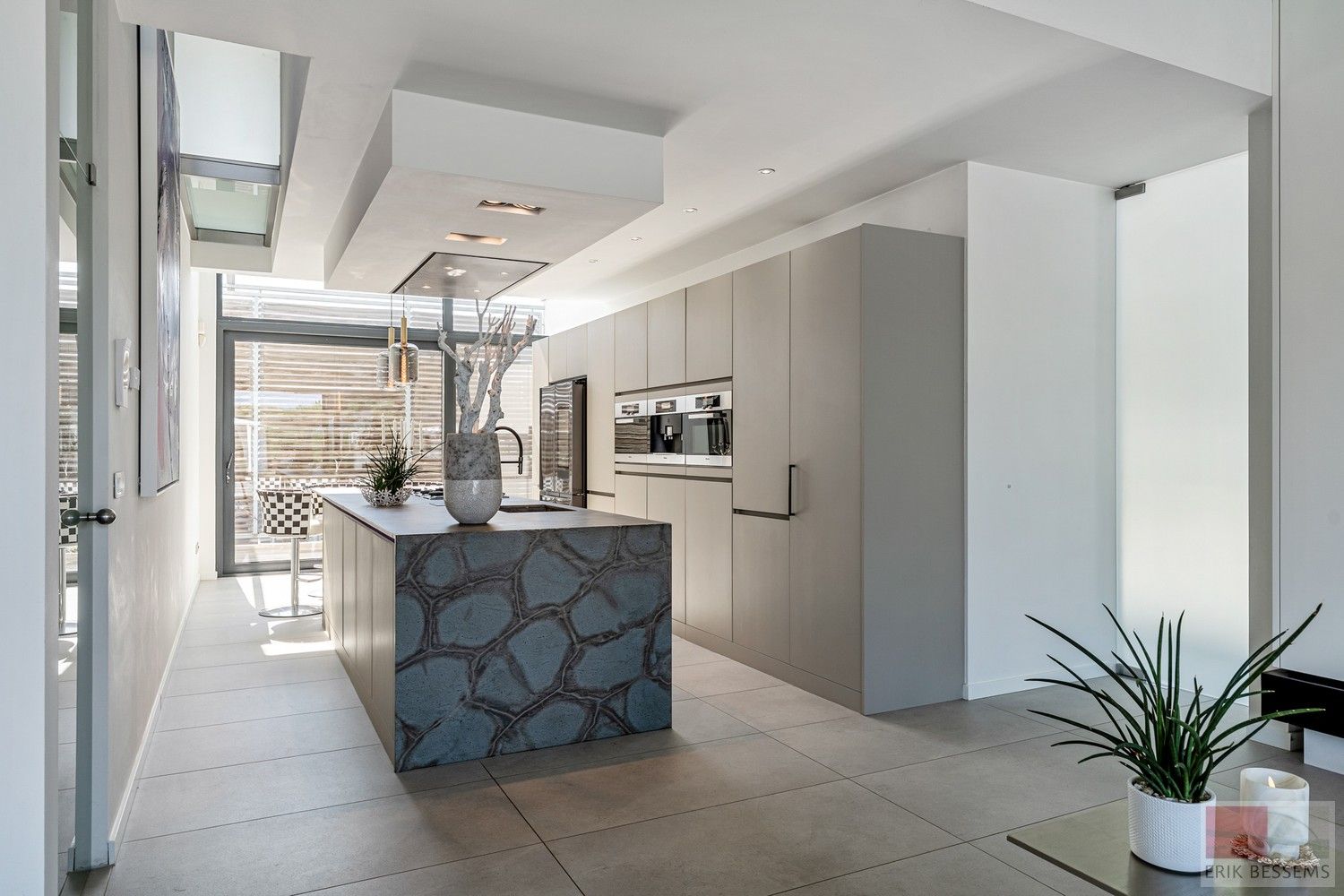 Moderne villa, gelegen op een perceel van 1.126 m², biedt 360 m² hoogwaardige woonoppervlakte foto 13