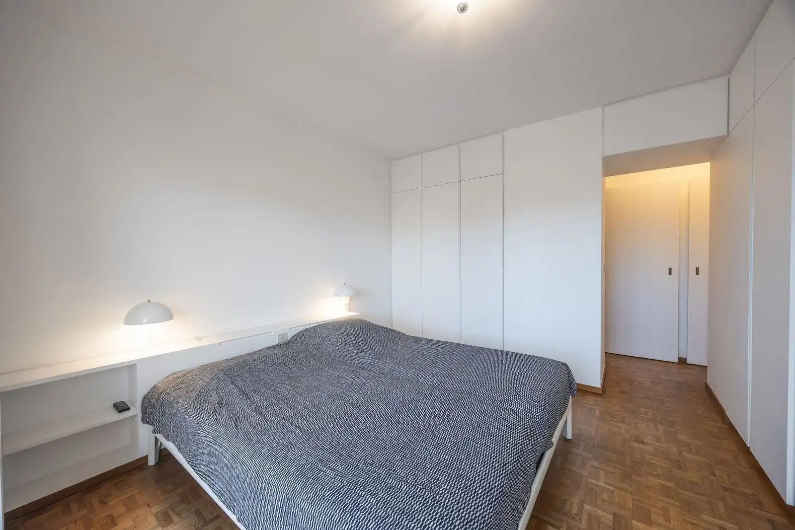 Stijlvol gerenoveerd appartement zongericht met open zicht in hartje Oostende foto 15