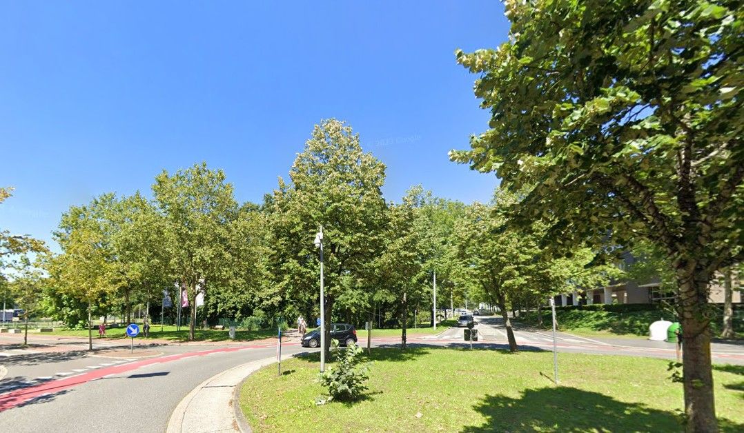 Ruim appartement (H.O.B) pal in Genk-Centrum - Investeringskans! foto 5