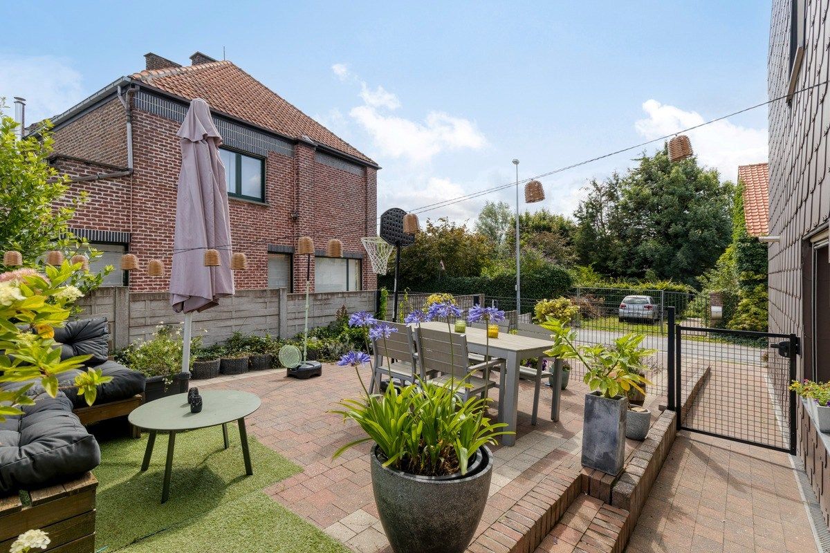 Charmante driegevelwoning foto 14