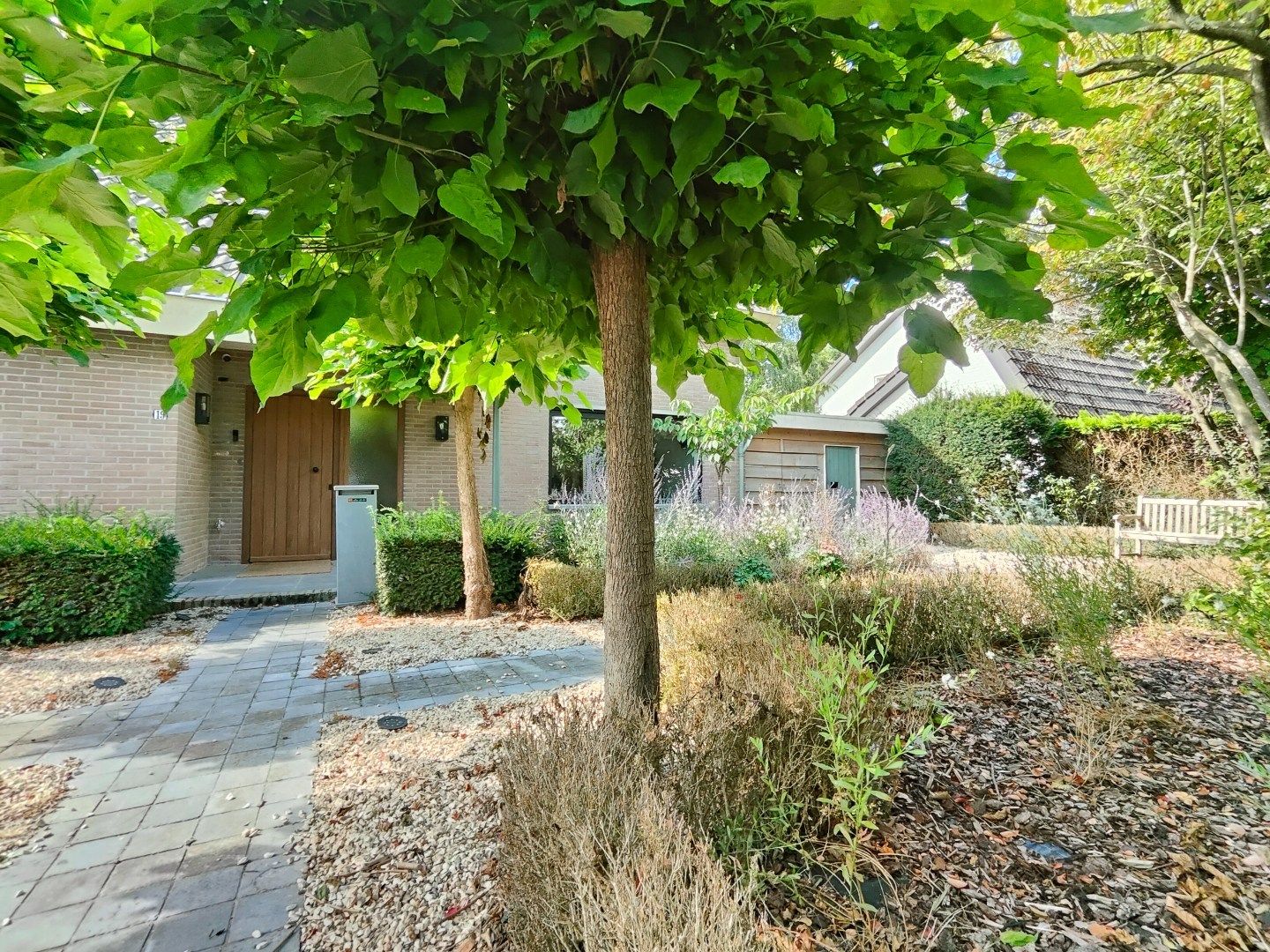 Stijlvol gerenoveerde vrijstaande villa met panoramisch uitzicht op de polders – gelegen op ca. 1.280 m² in het charmante Aardenburg! Nederland. foto 2