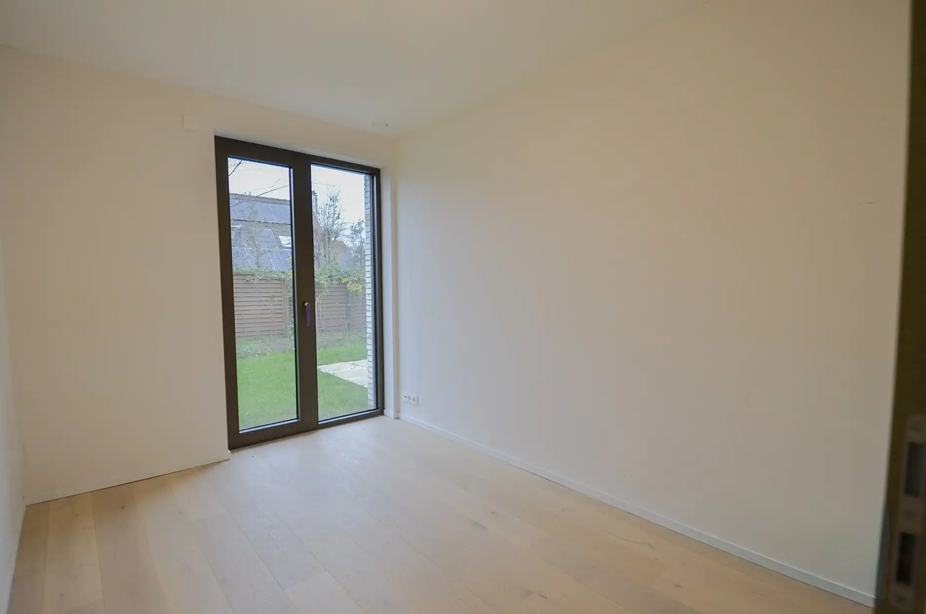 Nieuwbouw BEN-woning(bijna energie neutrale woning) in een autovrije, groene omgeving. foto 16