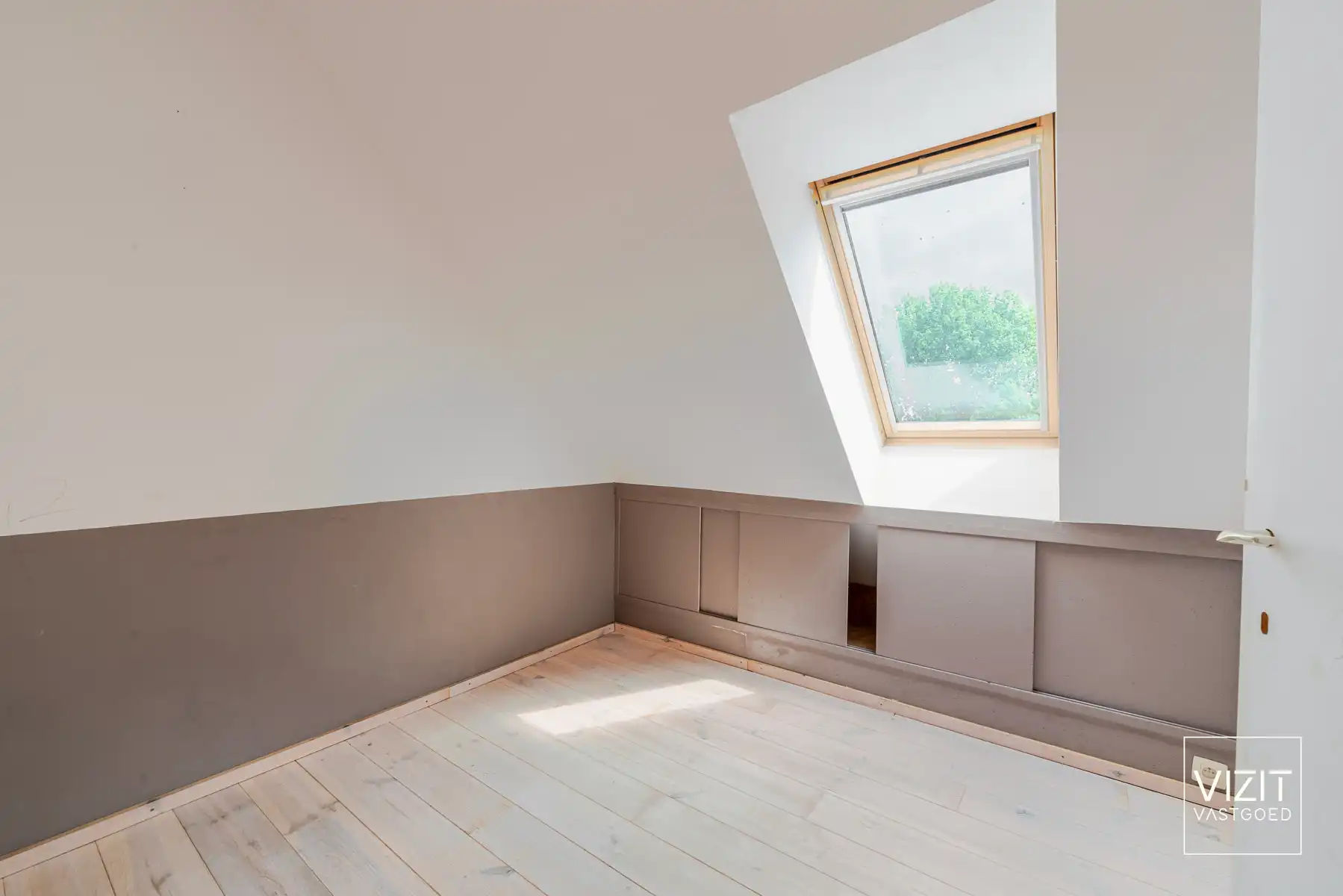 Ruime gezinswoning te Denderhoutem foto 13