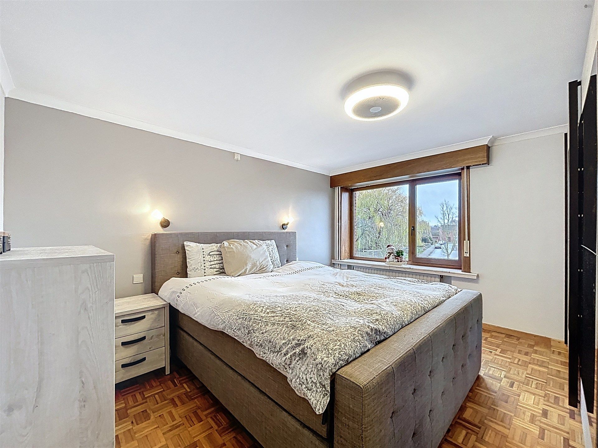 Half open bebouwing met 4 slaapkamer en garage op perceel van 433m² foto 7