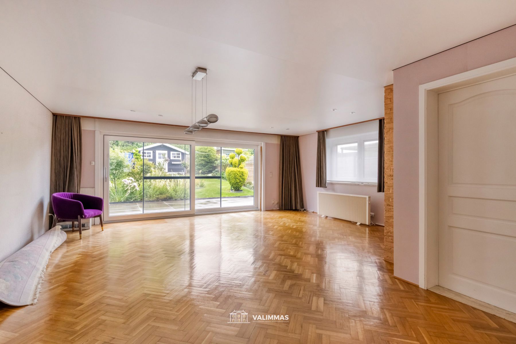 Residentieel gelegen driegevelwoning met mooie tuin & garage foto 6