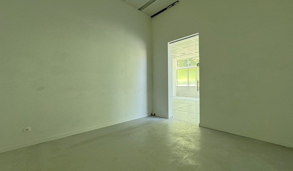 Gelijkvloers kantoor te huur in  "Rubens Building" te Berchem foto 4