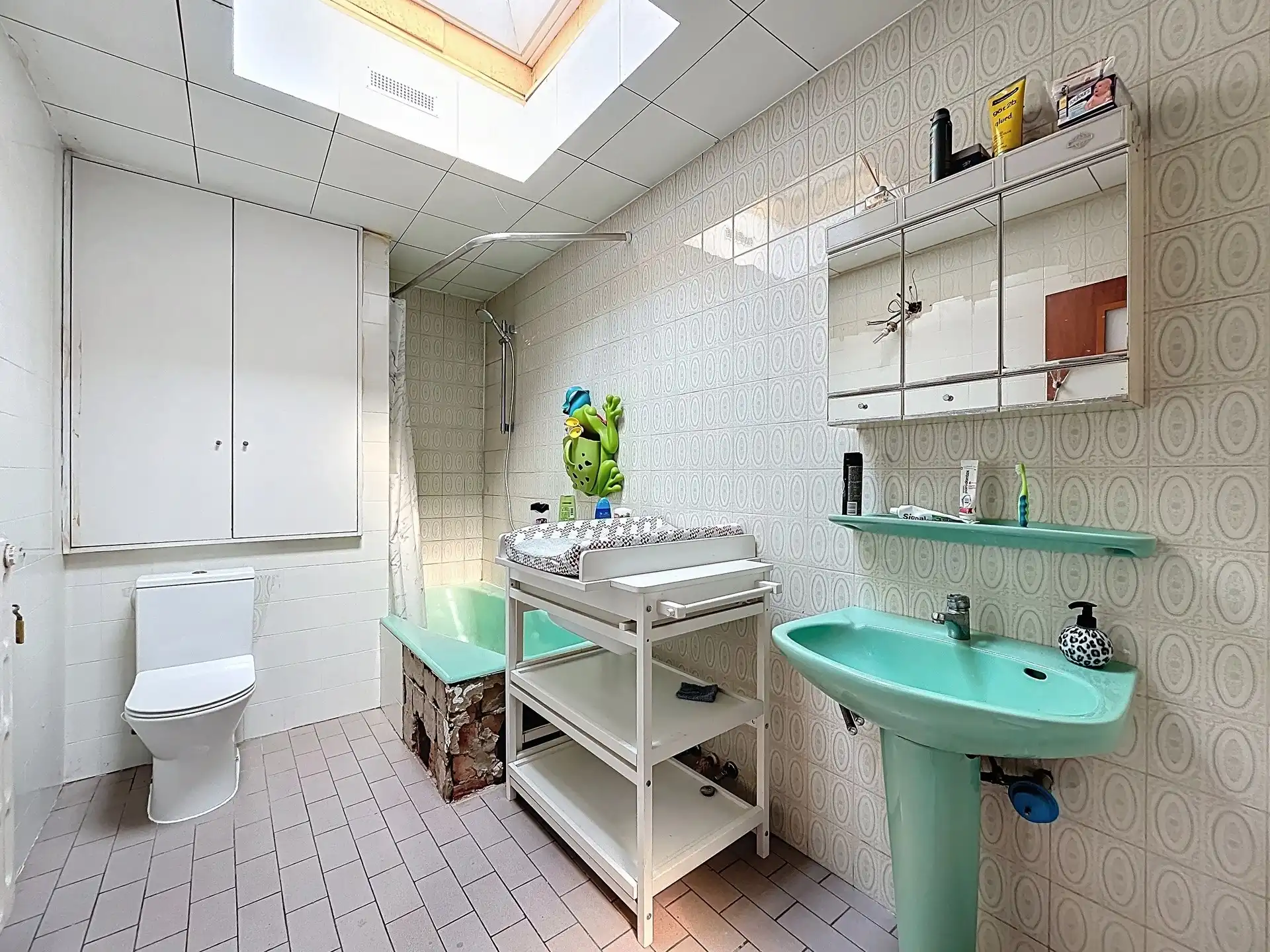 Ruime woning met 4 slaapkamers en garage gelegen in gunstige omgeving te Zwijndrecht! foto 14