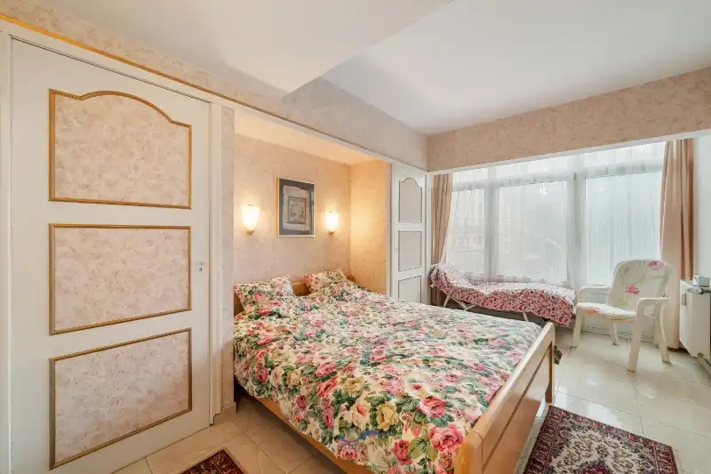 Hoekappartement met open zicht op Marie-Joséplein, Hotel Du Parc en Casino Kursaal foto 13