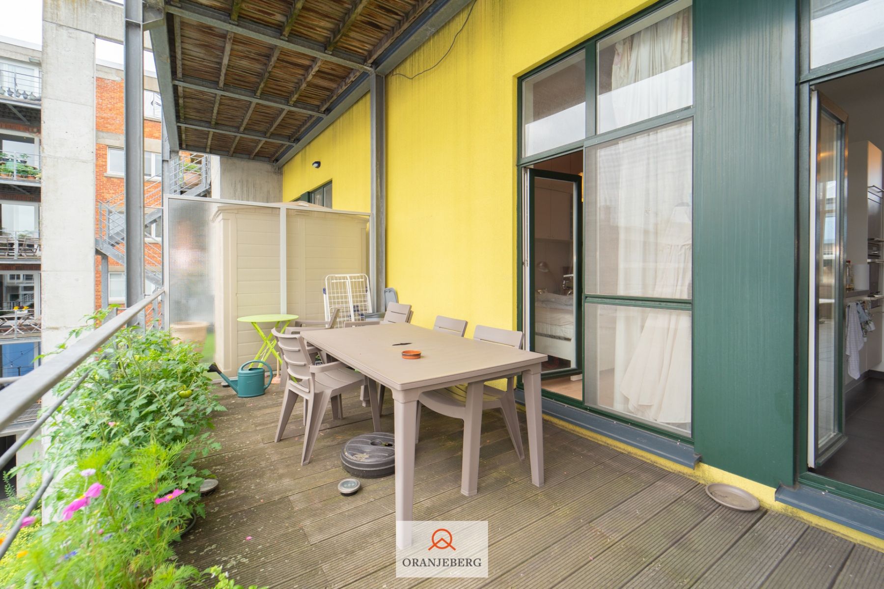 Mooi 2 slaapkamerappartement met uniek terras en autostaanplaats aan de Zuid foto 12