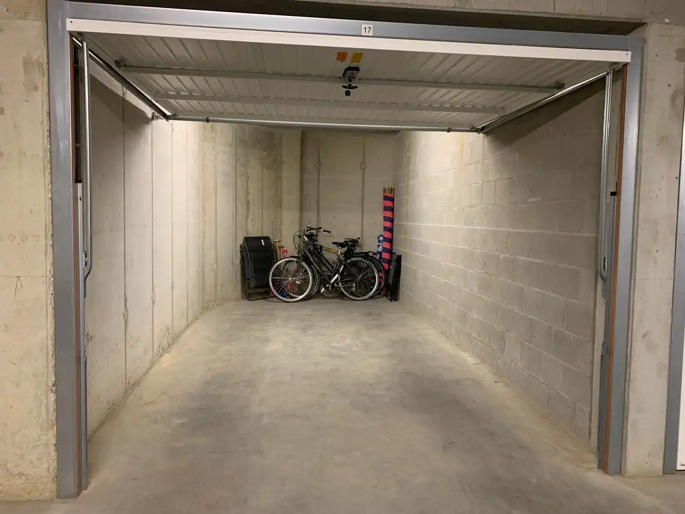 Goed gelegen garagebox in een villaresidentie in Duinbergen foto 5