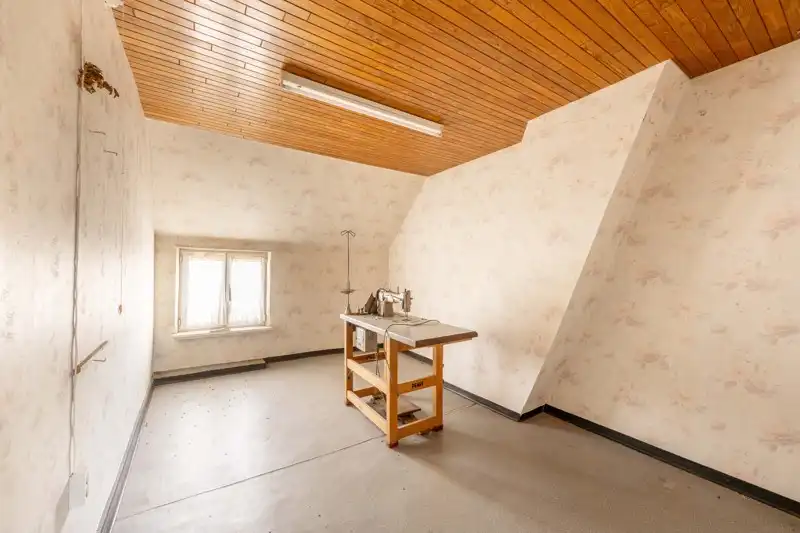 Grondig te renoveren woning op ruim perceel van 1384 m²  TE KOOP in Wielsbeke!⭐ foto 14