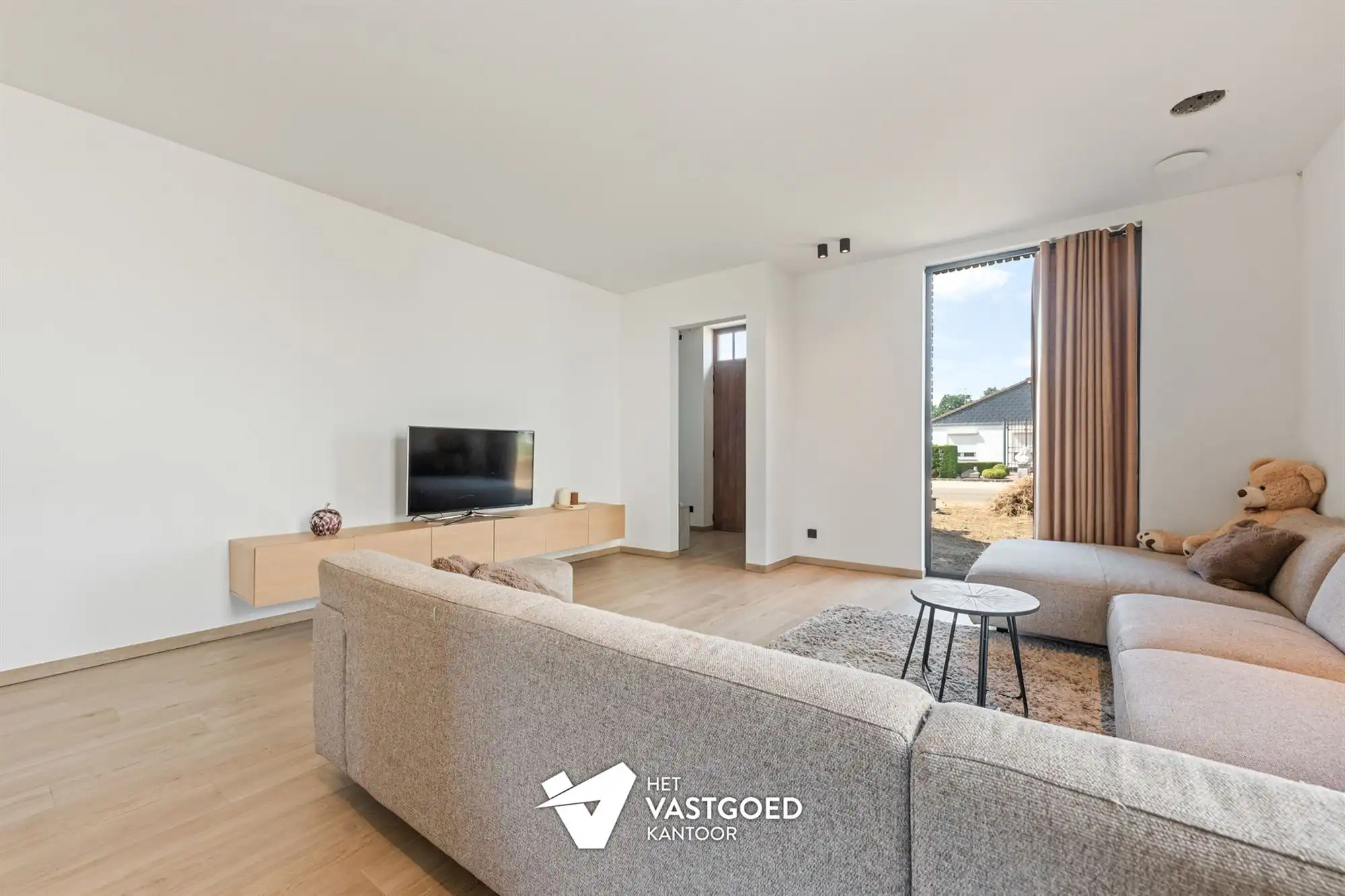 ZEER RUIME NIEUWBOUWWONING UITERST RUSTIG GELEGEN OP EEN PERCEEL VAN 1628M² TE OOSTHAM foto 6