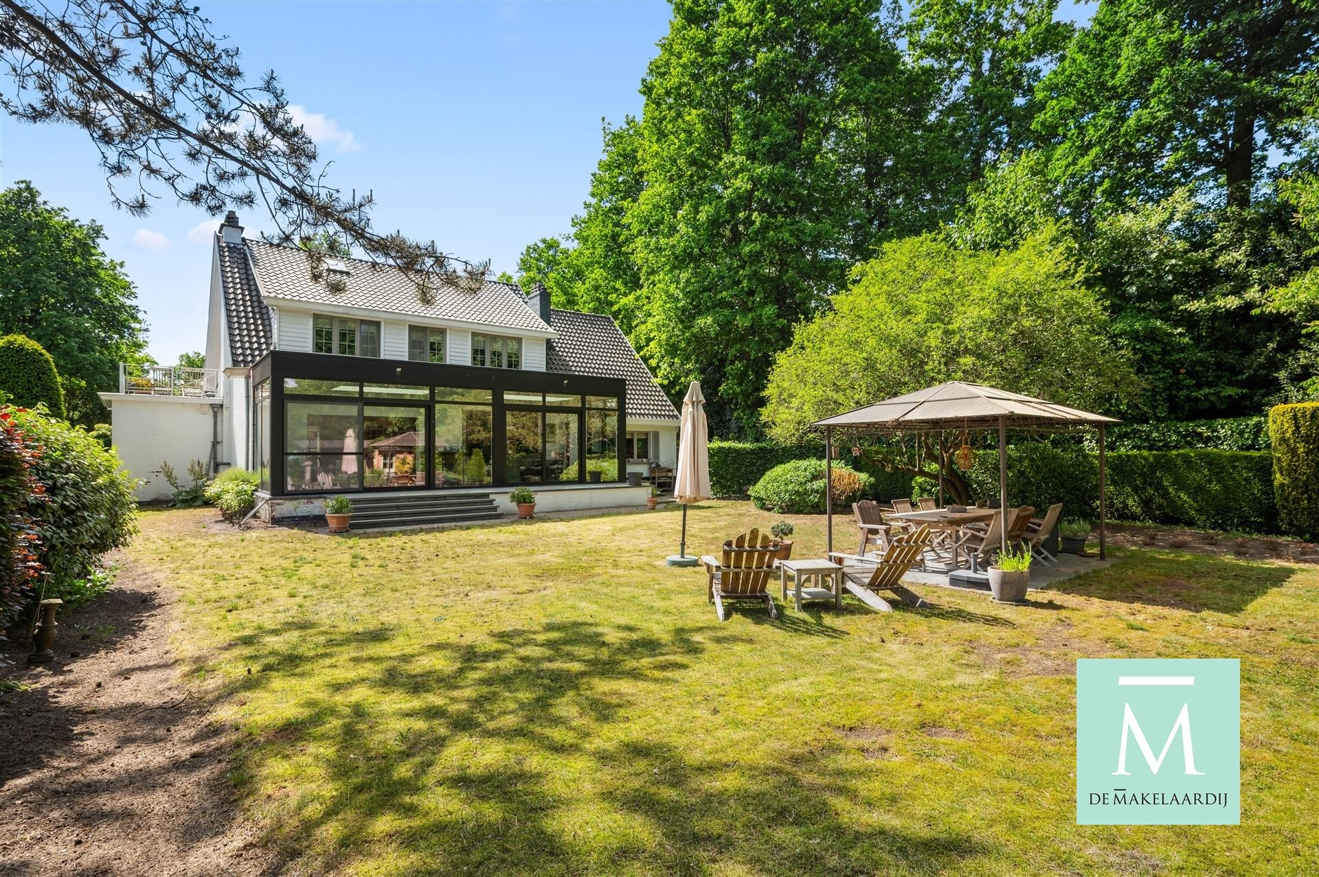 Prachtige villa met 4 slaapkamers op toplocatie nabij het Imeldaziekenhuis foto {{pictureIndex}}