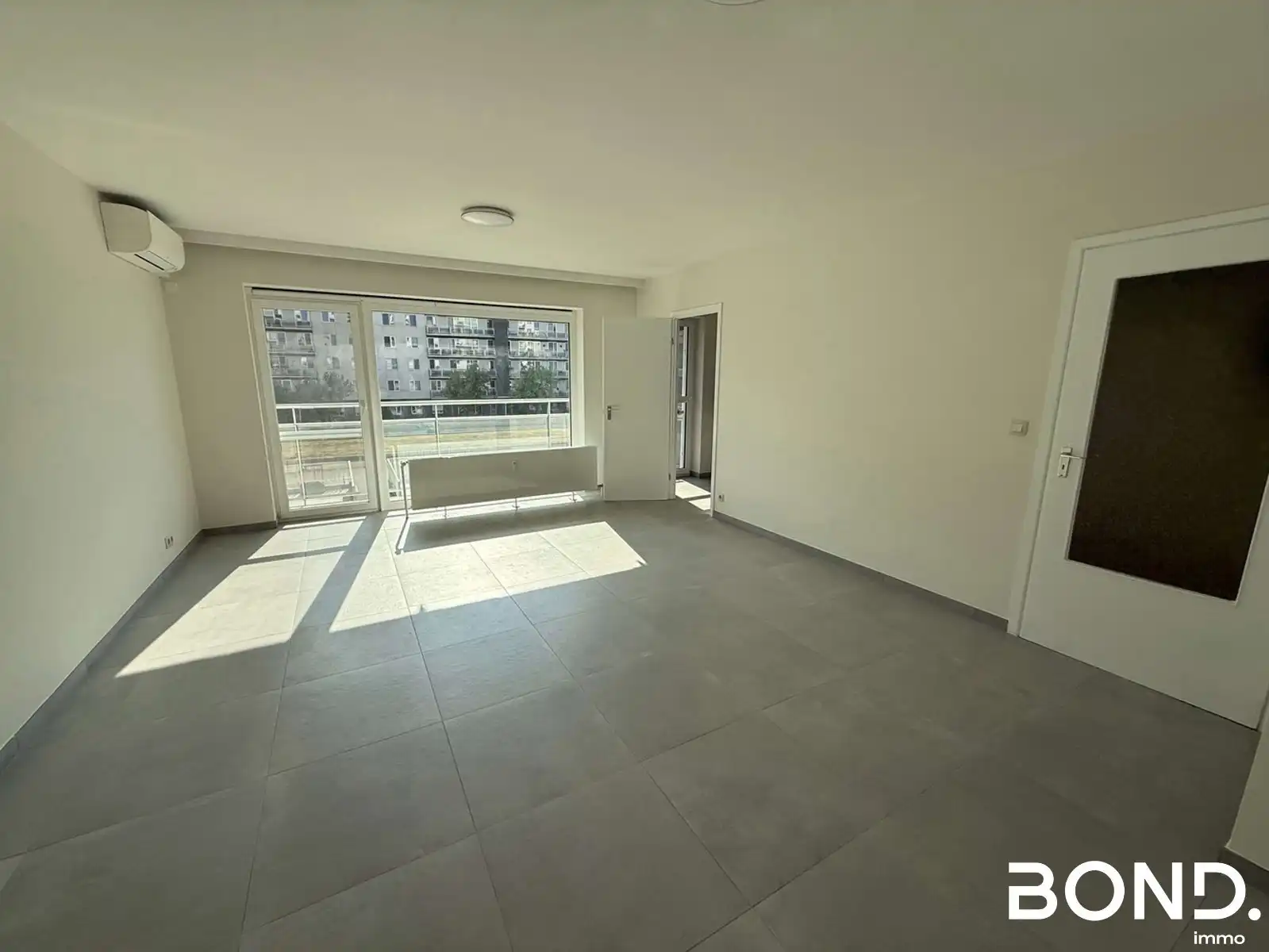 Volledig gerenoveerd appartement met 2 slaapkamers en ruim zonneterras te huur in Heverlee (Leuven) foto 2